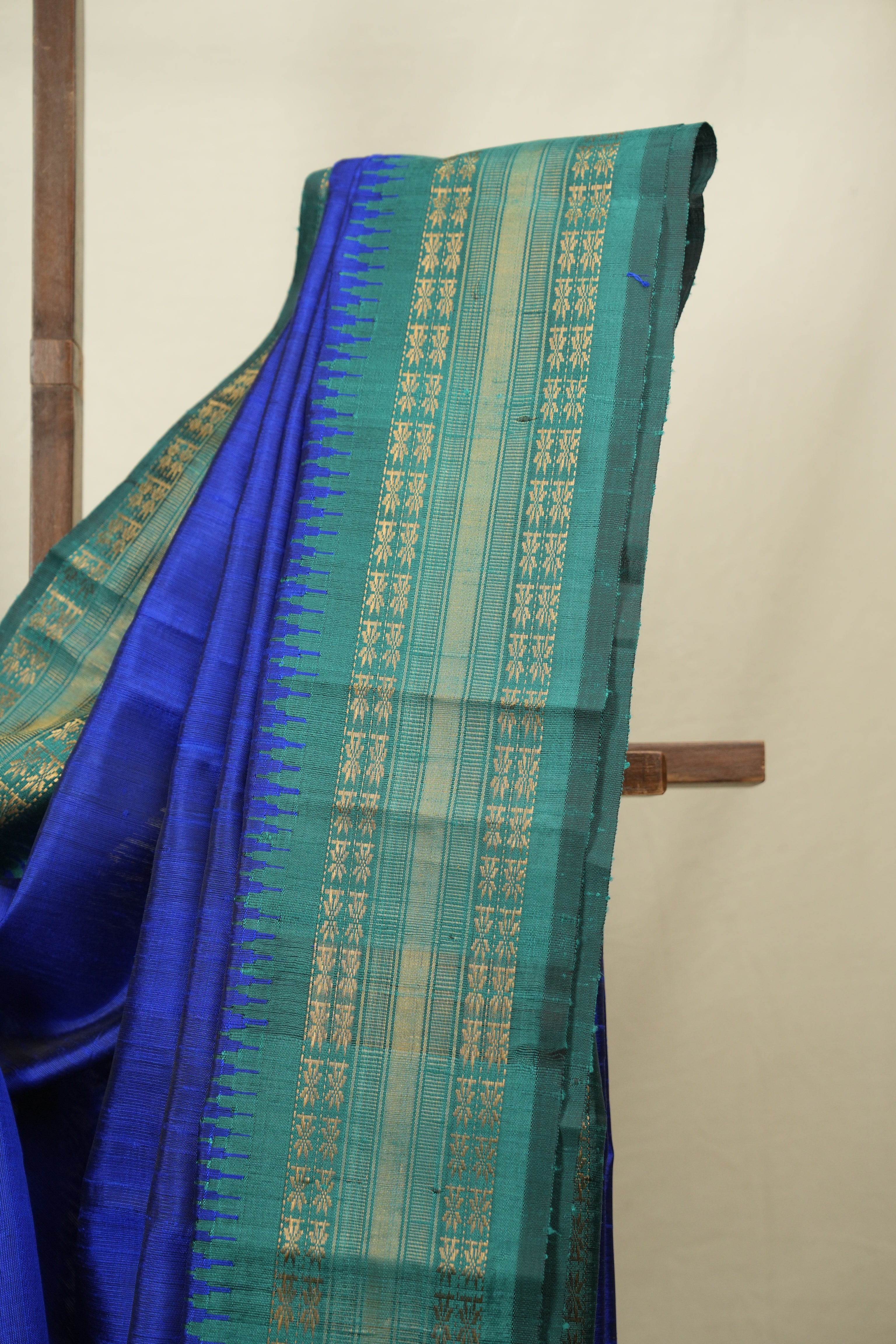 Blue Raw Silk Saree - SRBRSS1136