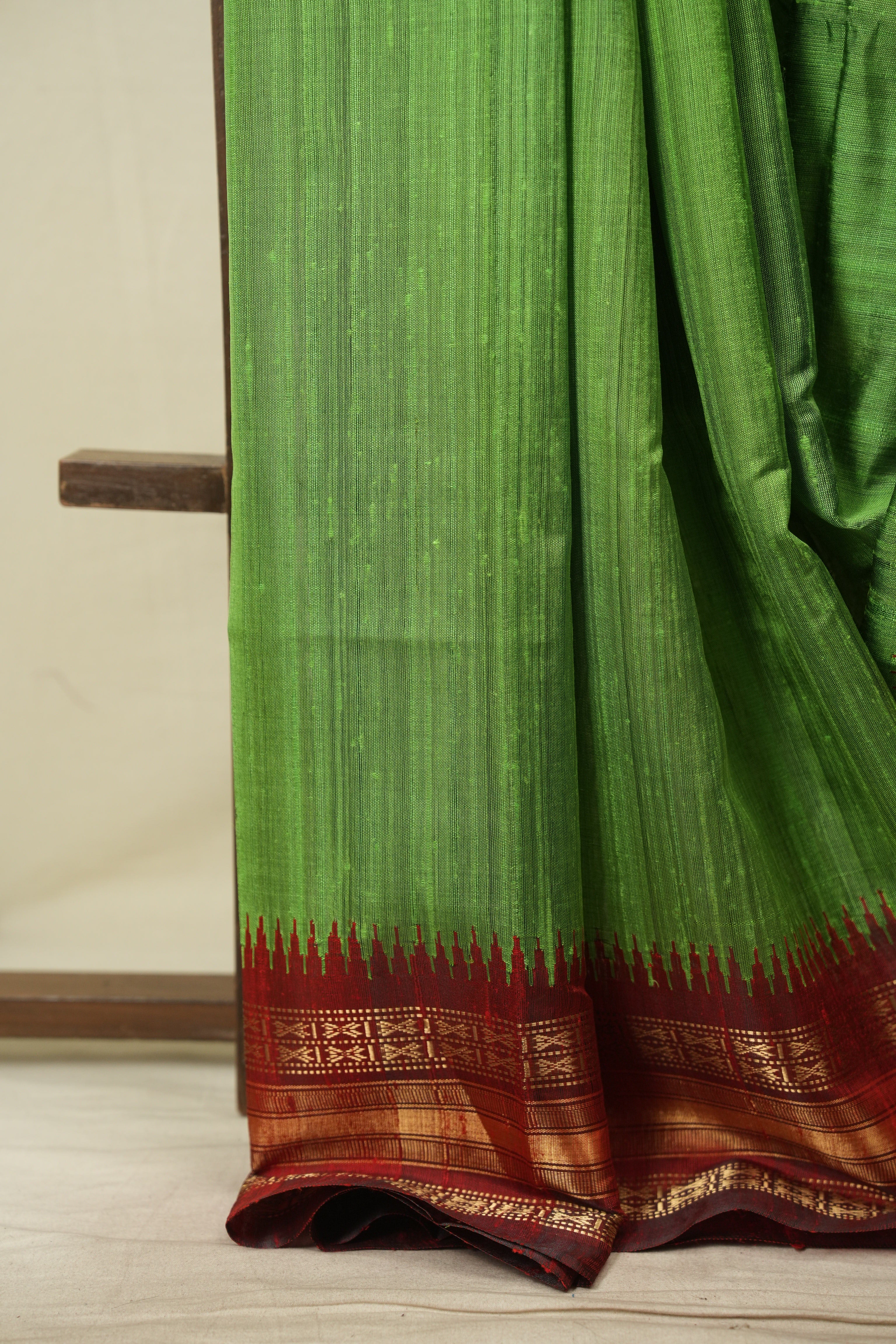 Parrot Green Raw Silk Saree - SRPGRSS1142