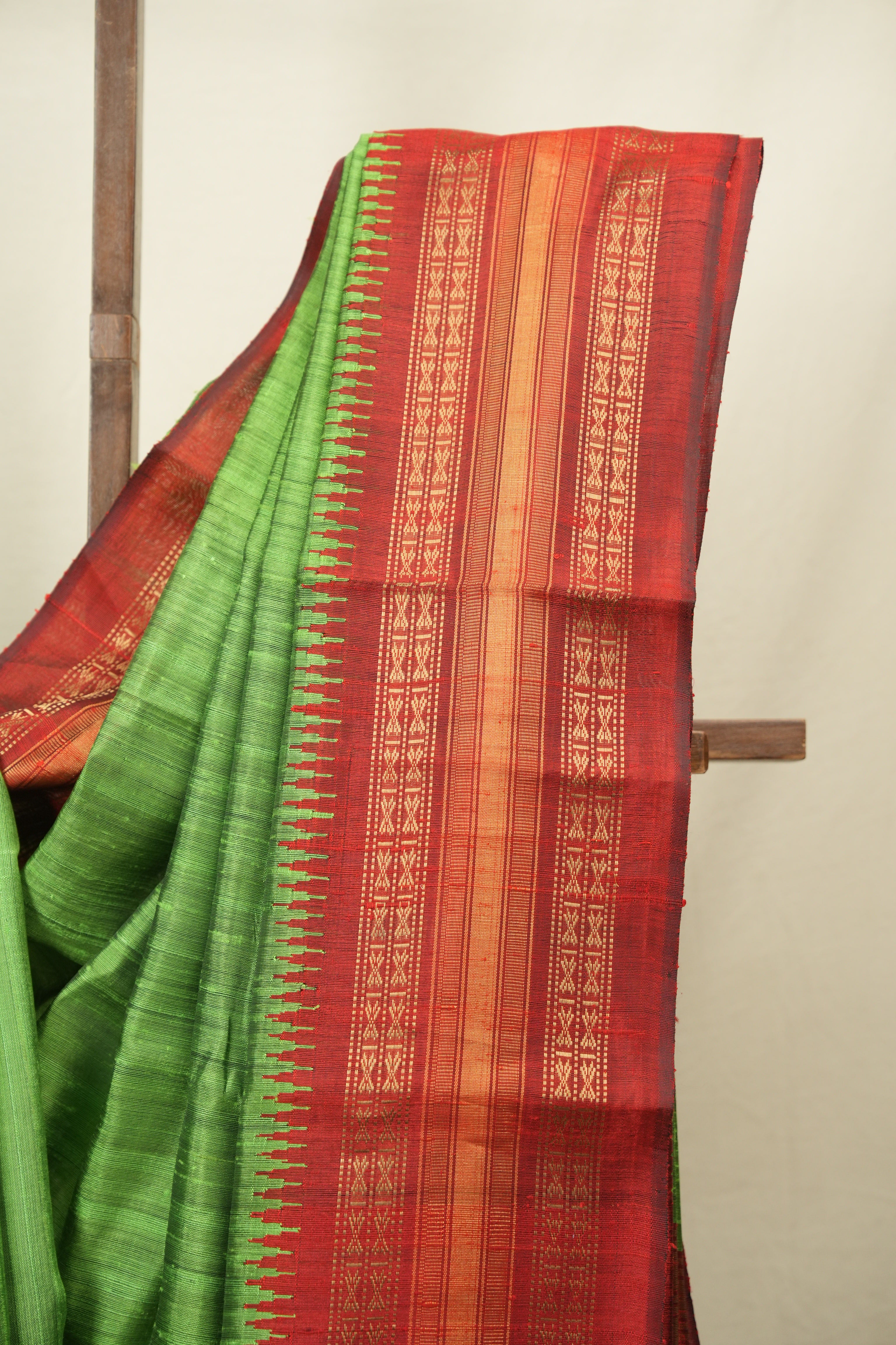 Parrot Green Raw Silk Saree - SRPGRSS1142