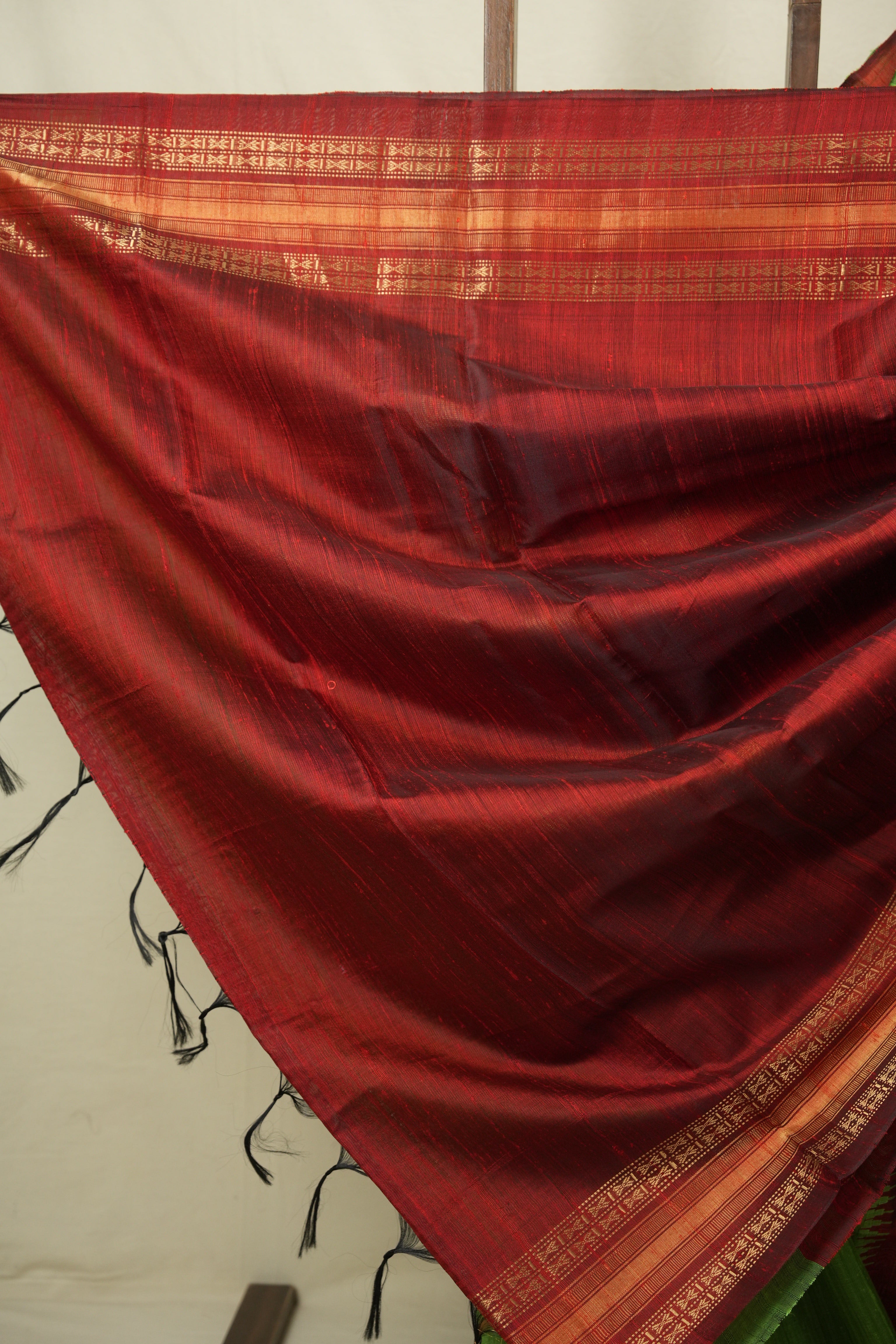 Parrot Green Raw Silk Saree - SRPGRSS1142