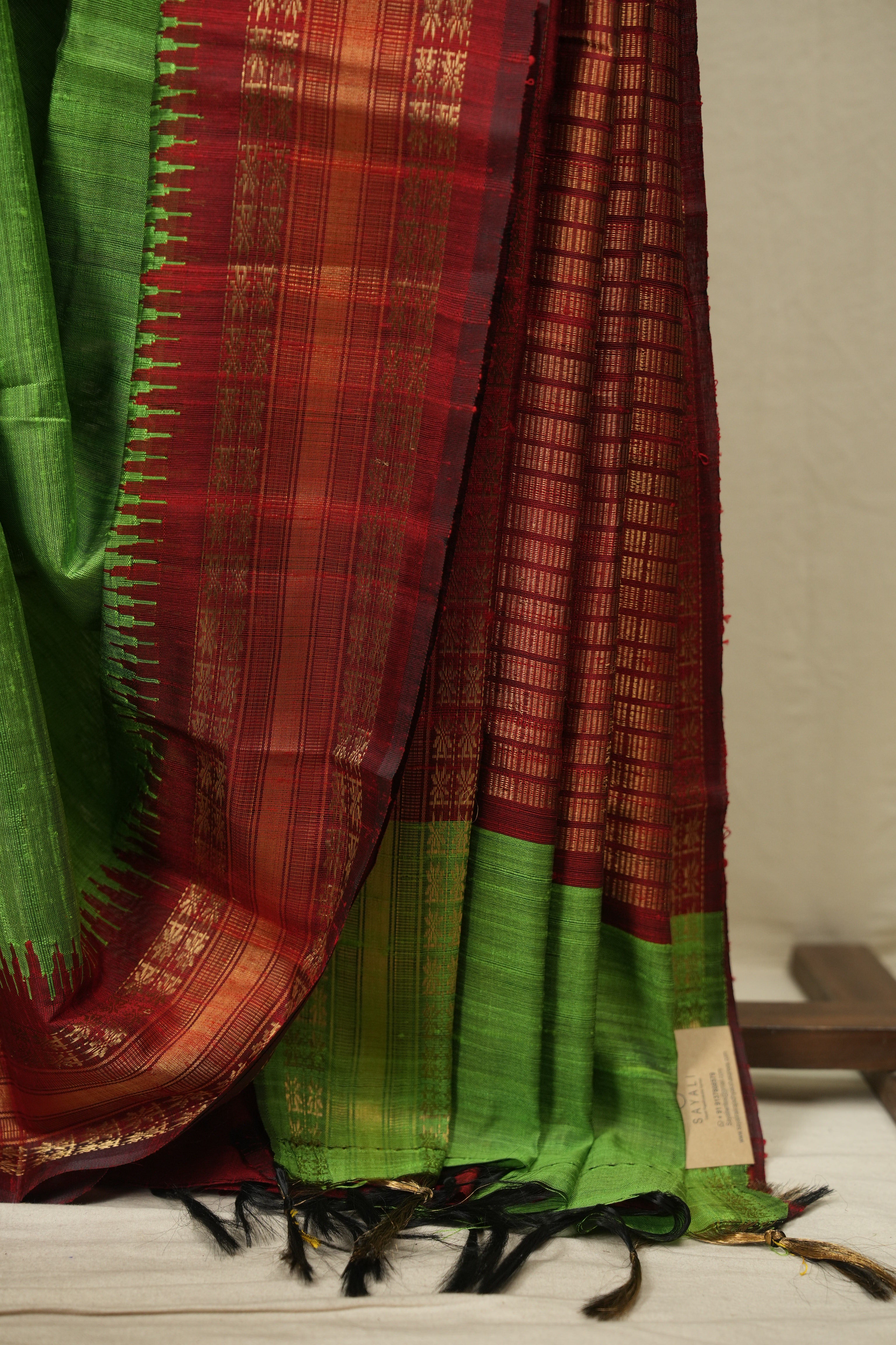 Parrot Green Raw Silk Saree - SRPGRSS1143