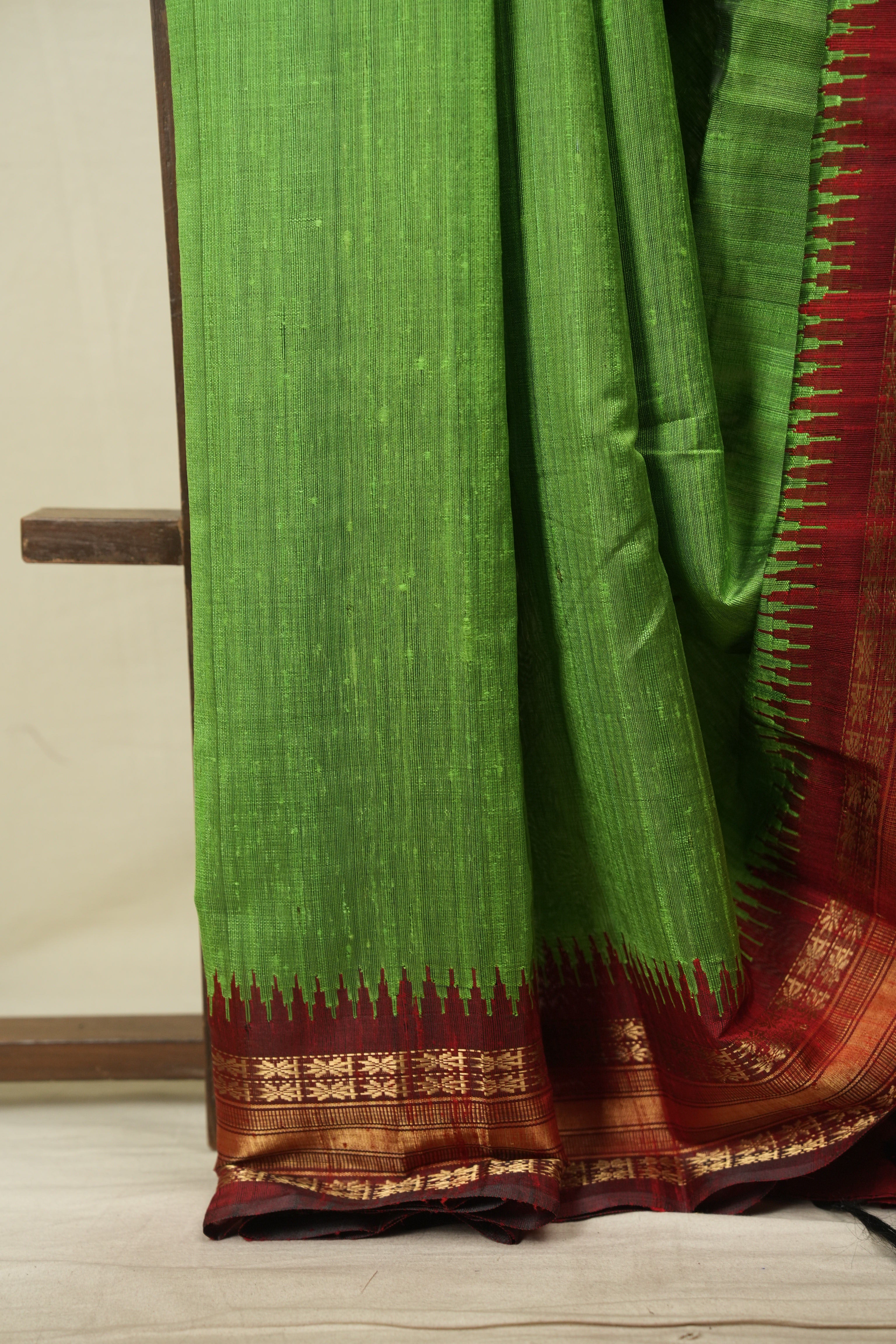 Parrot Green Raw Silk Saree - SRPGRSS1143