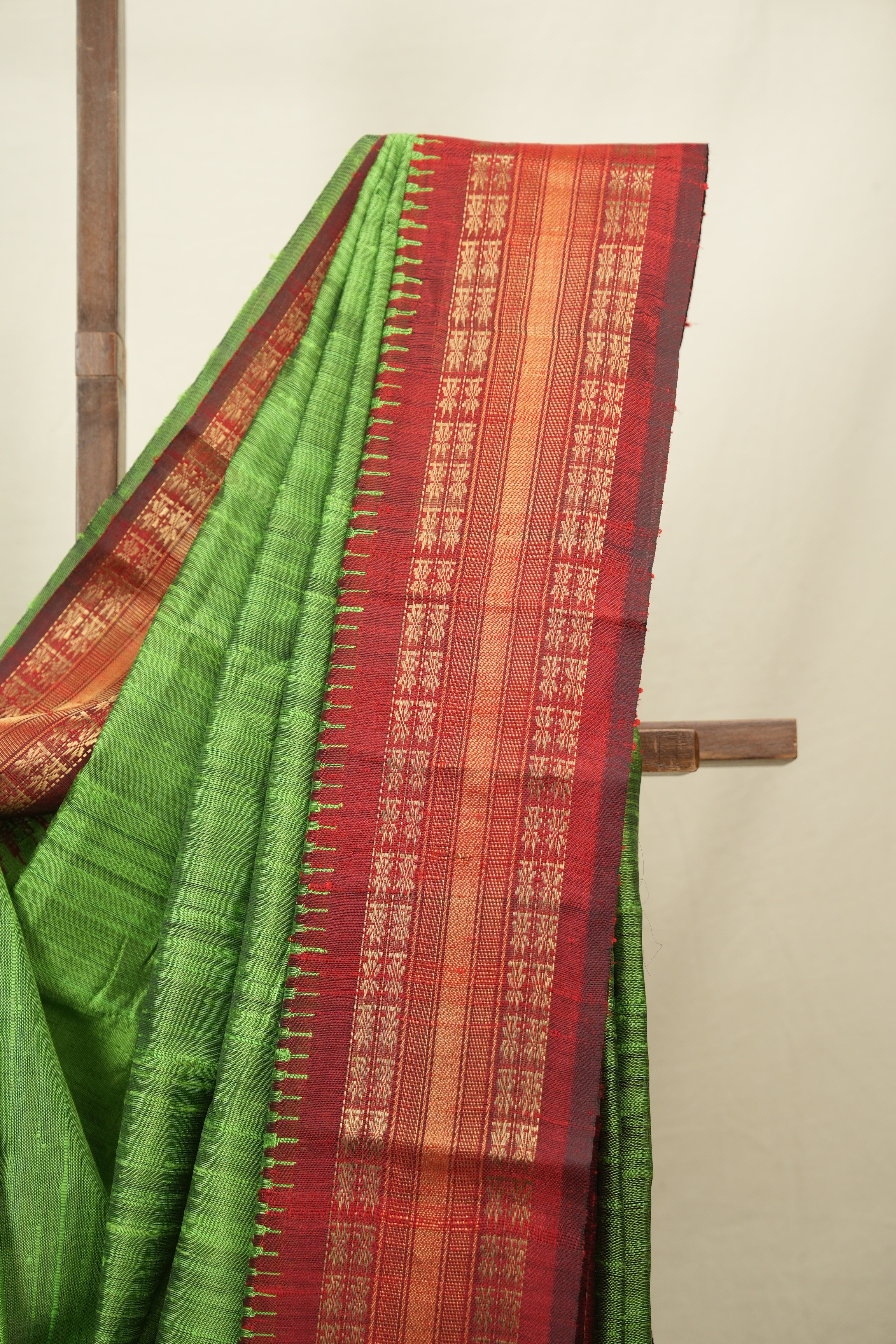 Parrot Green Raw Silk Saree - SRPGRSS1143