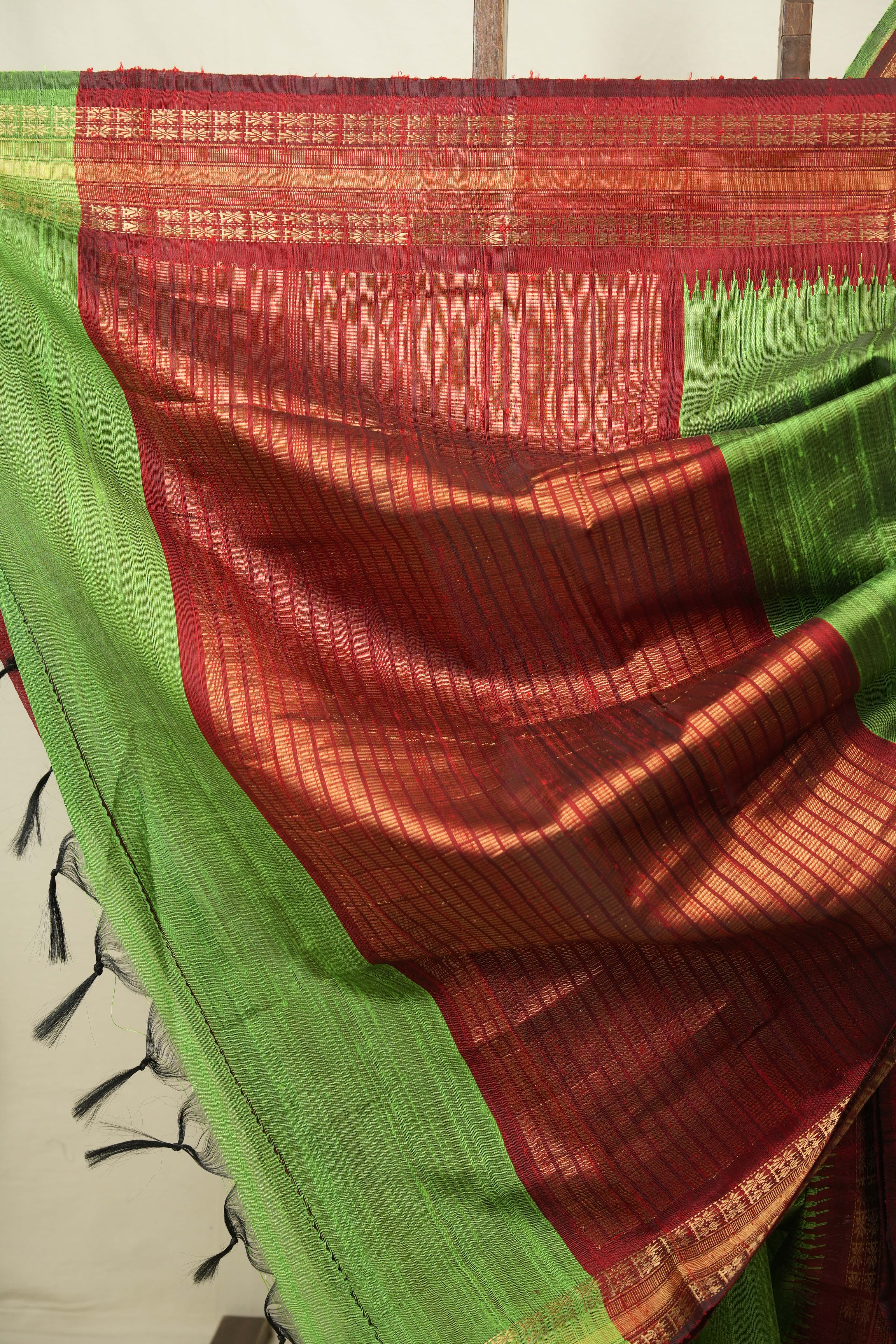 Parrot Green Raw Silk Saree - SRPGRSS1143