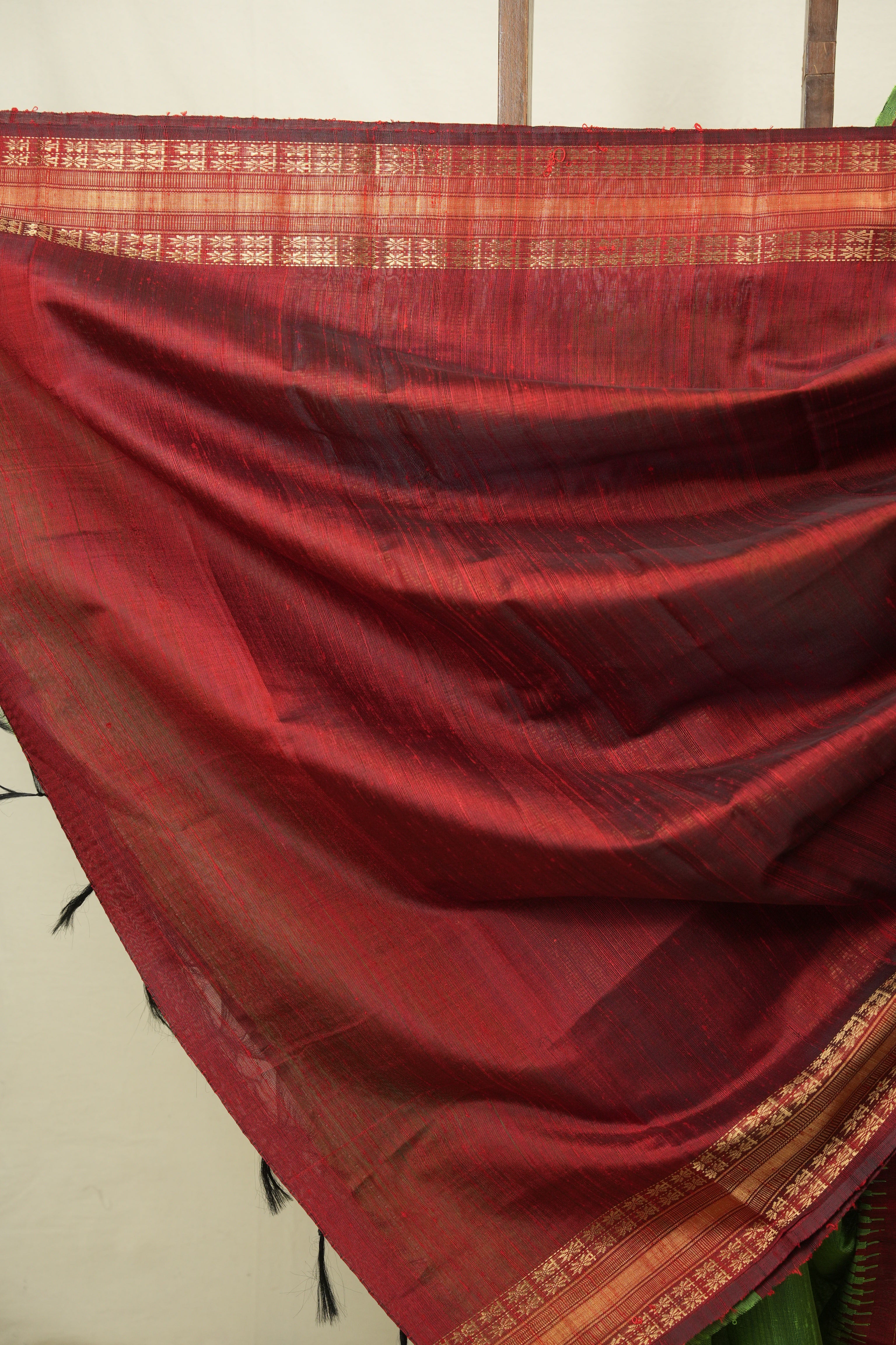 Parrot Green Raw Silk Saree - SRPGRSS1143
