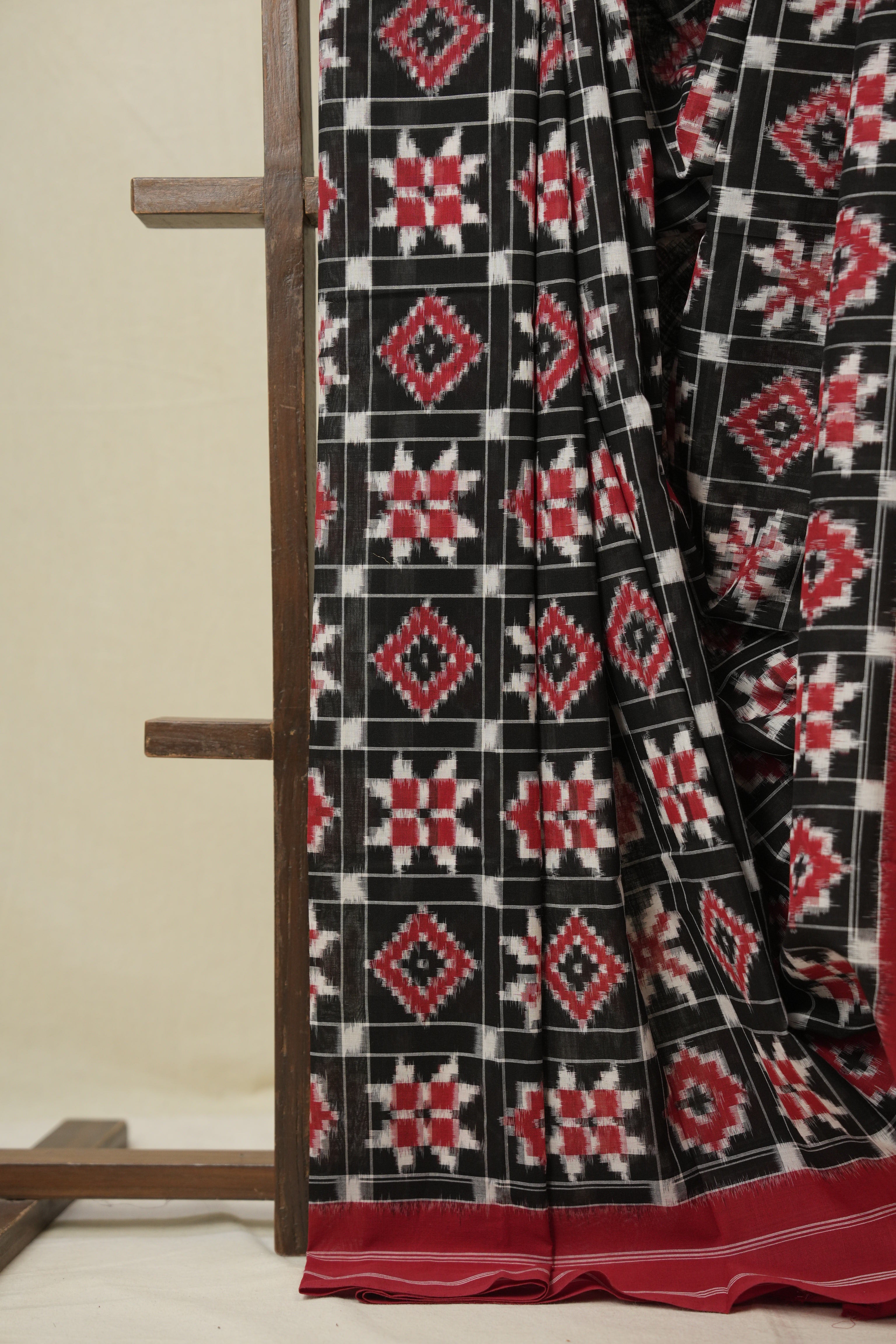 Black Pochampalli Cotton Ikat Saree - SRBPCIS701