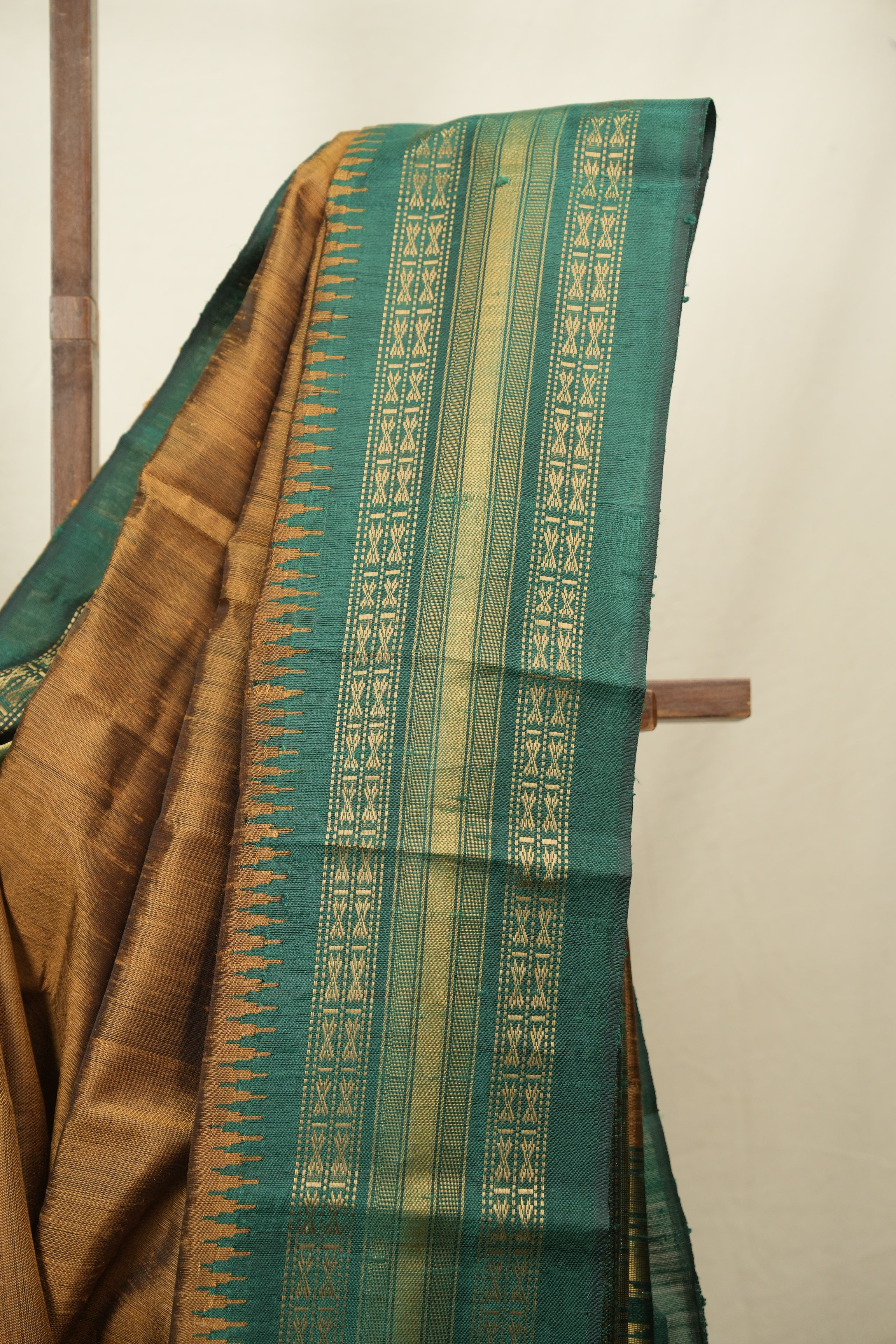 Brown Raw Silk Saree - SRBRSS1144