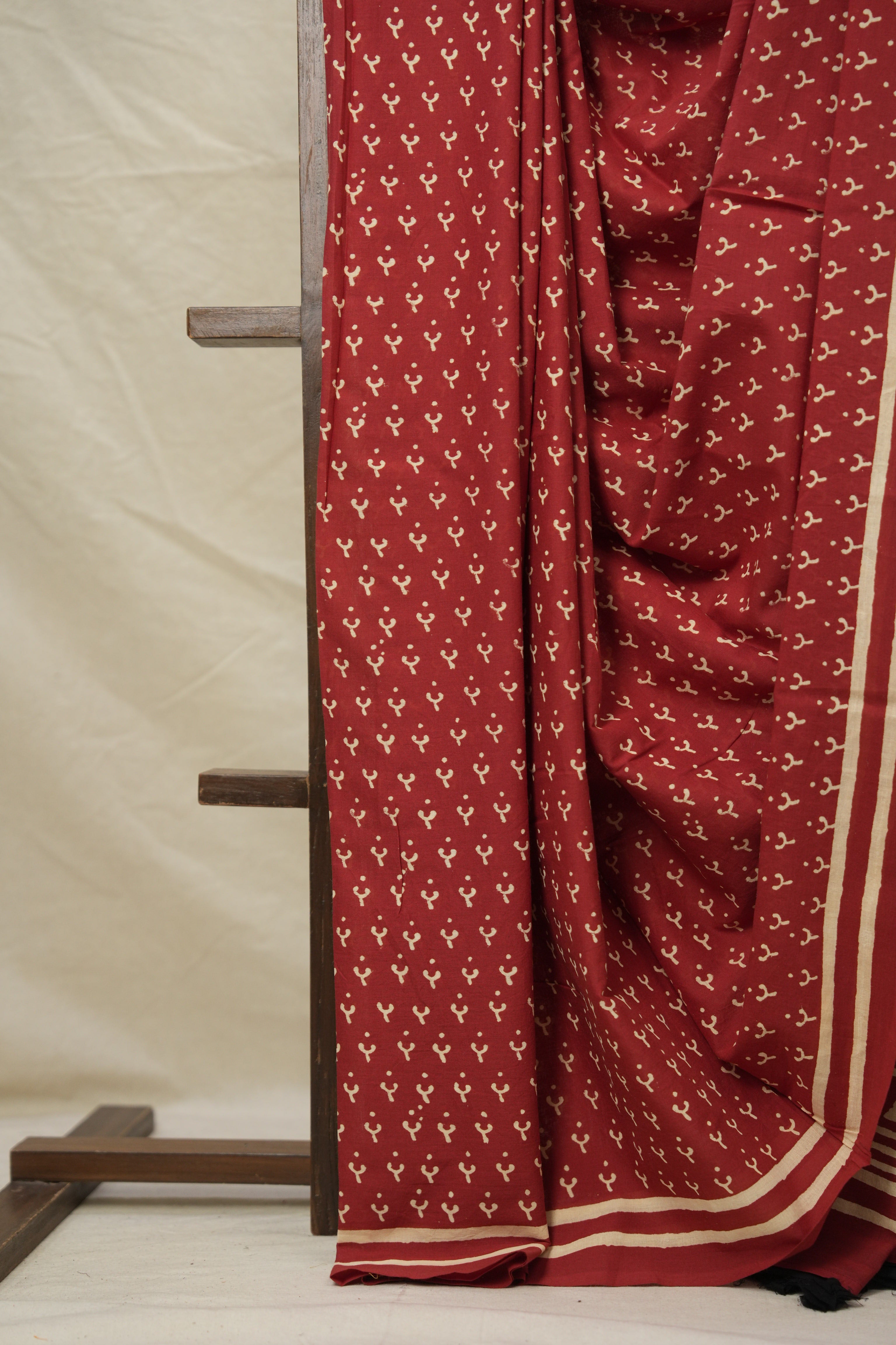 Red Cream HBP Cotton Saree - SRRCCS3005