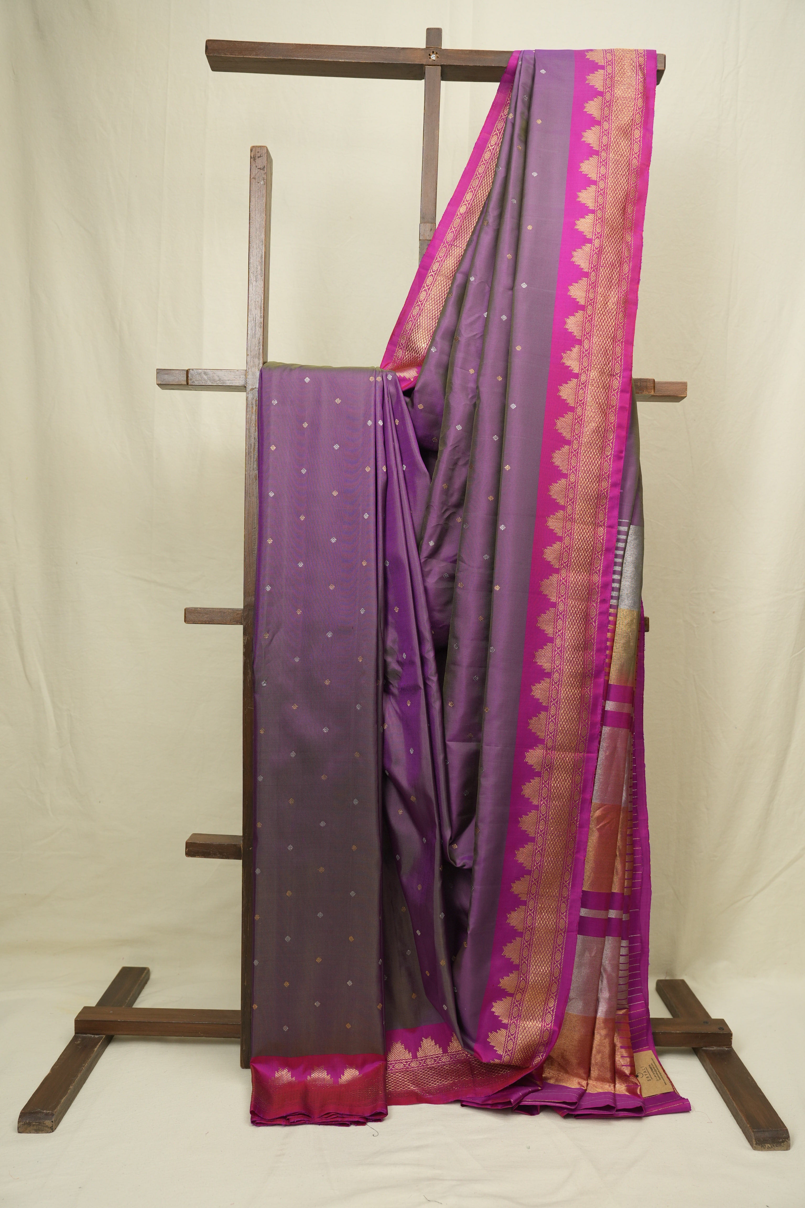 Dual Tone Purple Gadwal Silk Saree - SRDTPGSS652