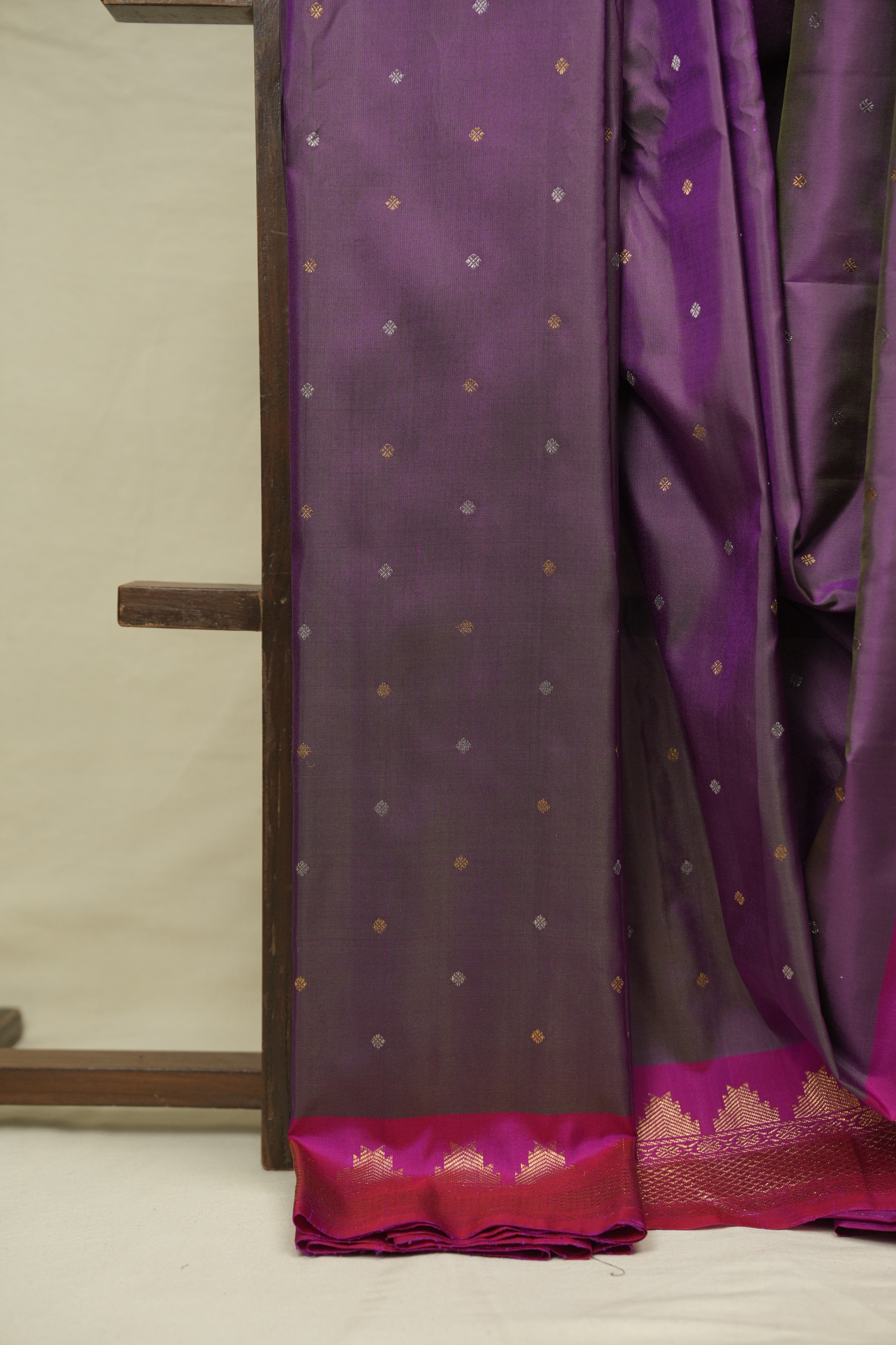 Dual Tone Purple Gadwal Silk Saree - SRDTPGSS652