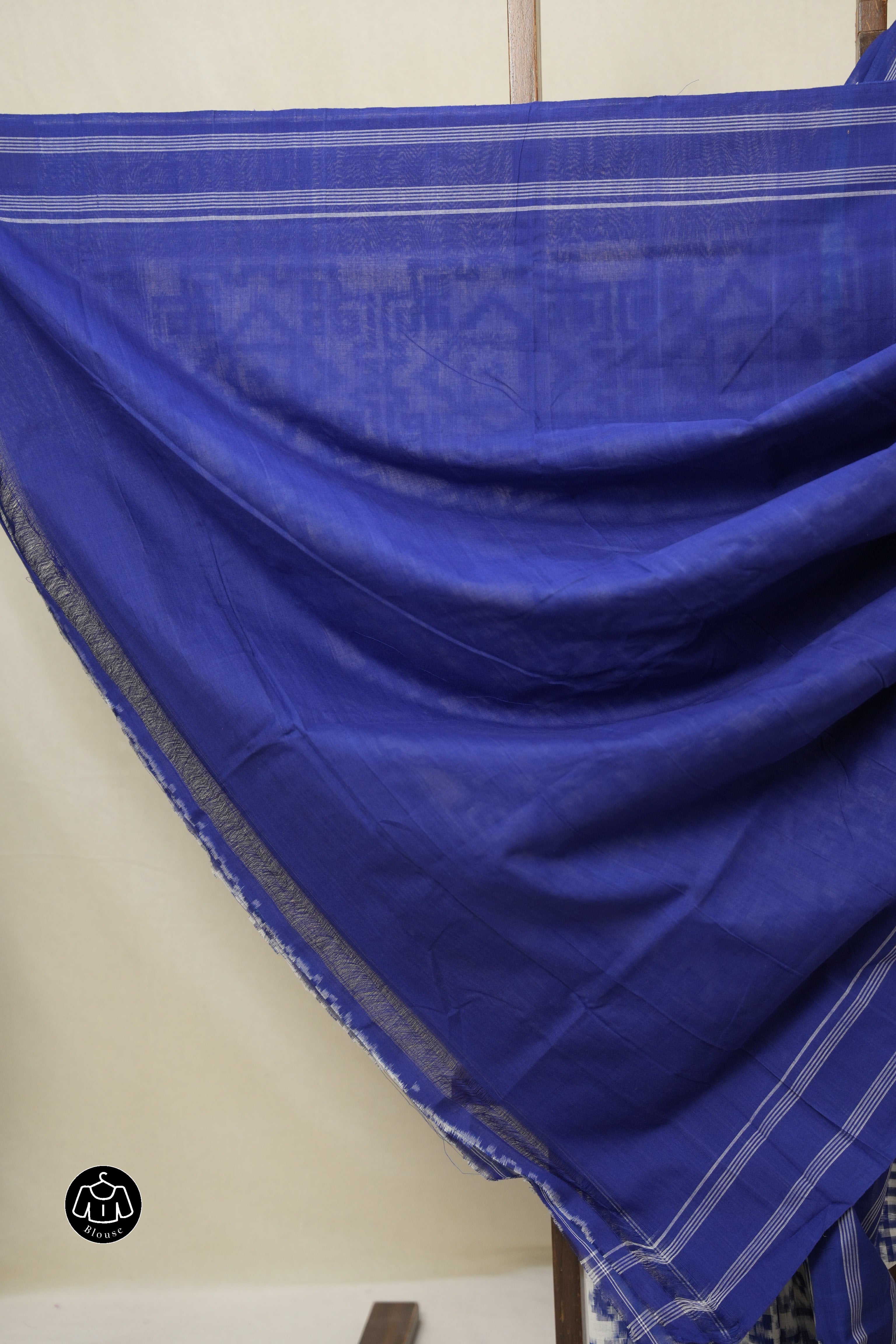 White Pochampalli Cotton Ikat Saree - SRWPCIS696