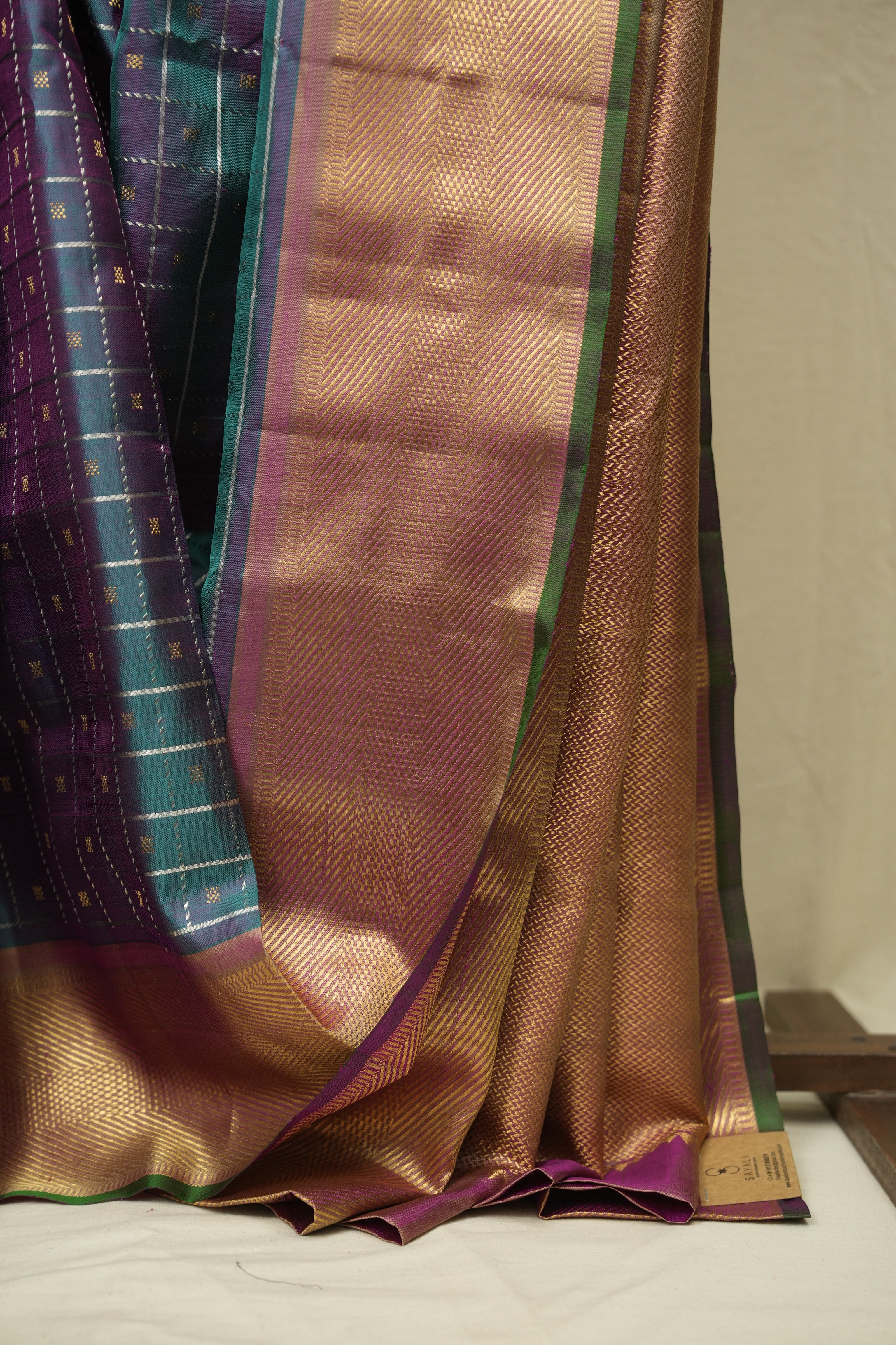 Dual Tone Peacock Blue Gadwal Silk Saree - SRDTPGSS647