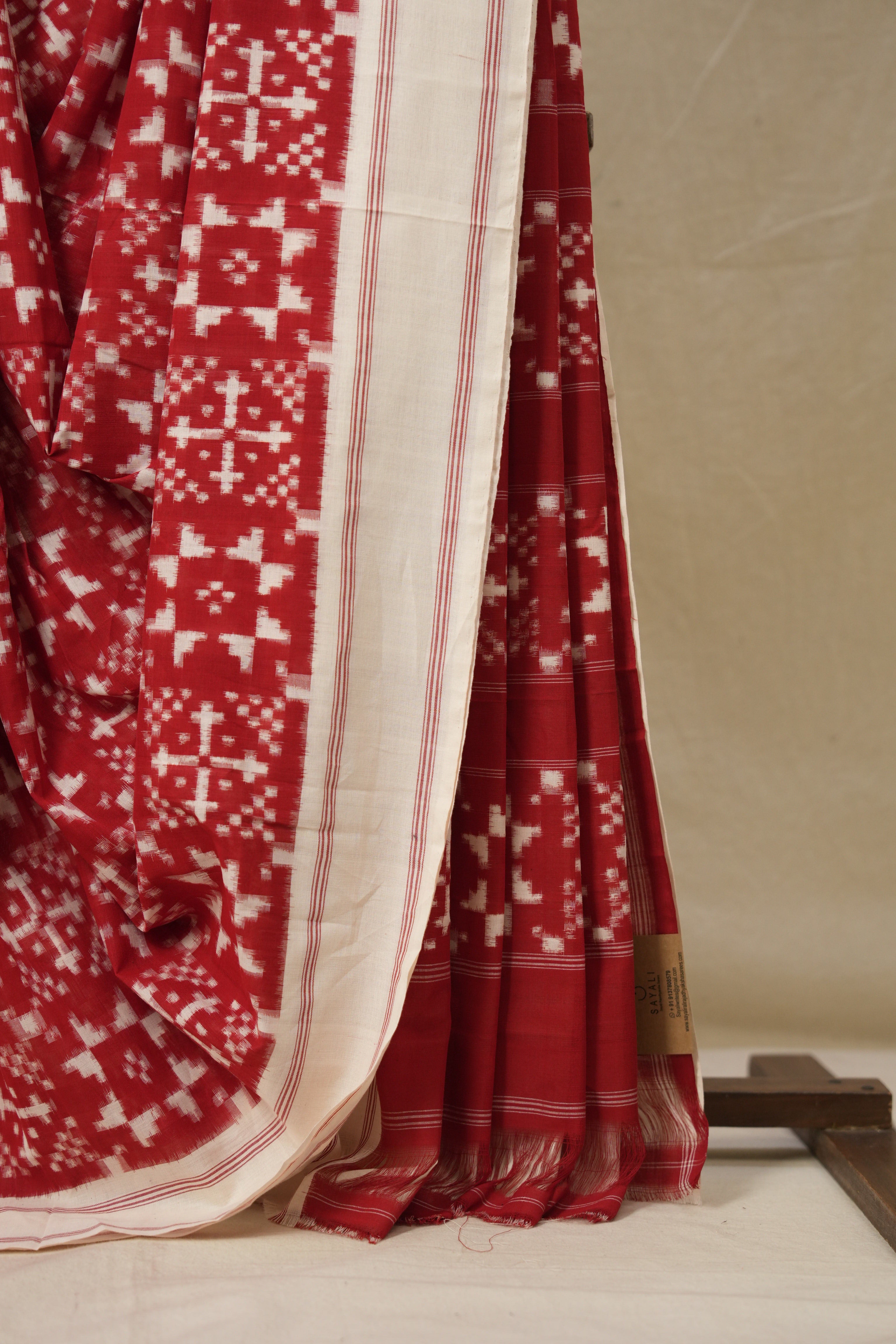 Red Pochampalli Cotton Ikat Saree - SRRPCIS692