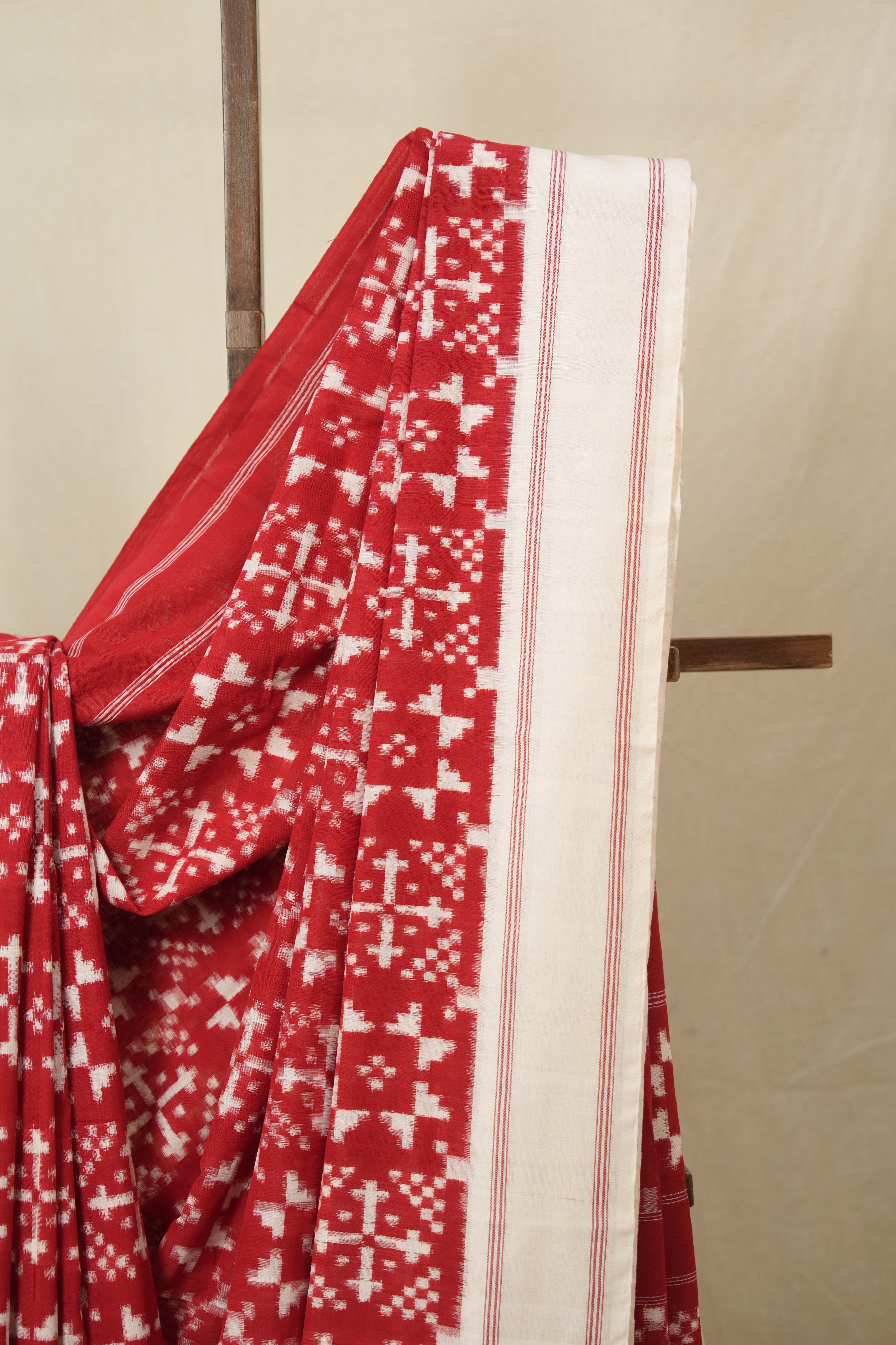 Red Pochampalli Cotton Ikat Saree - SRRPCIS692