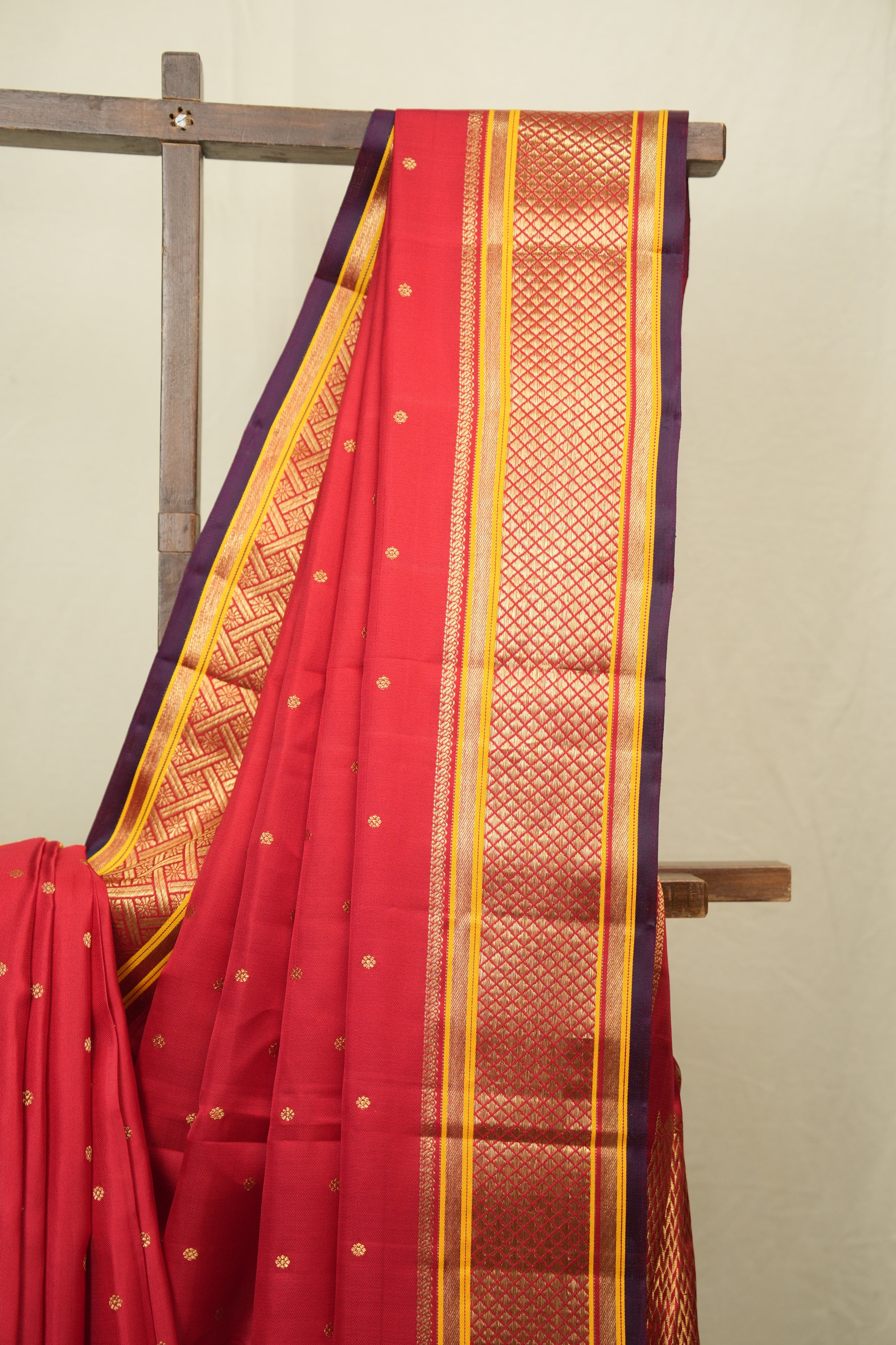 Red Gadwal Silk Saree - SRRGSS646