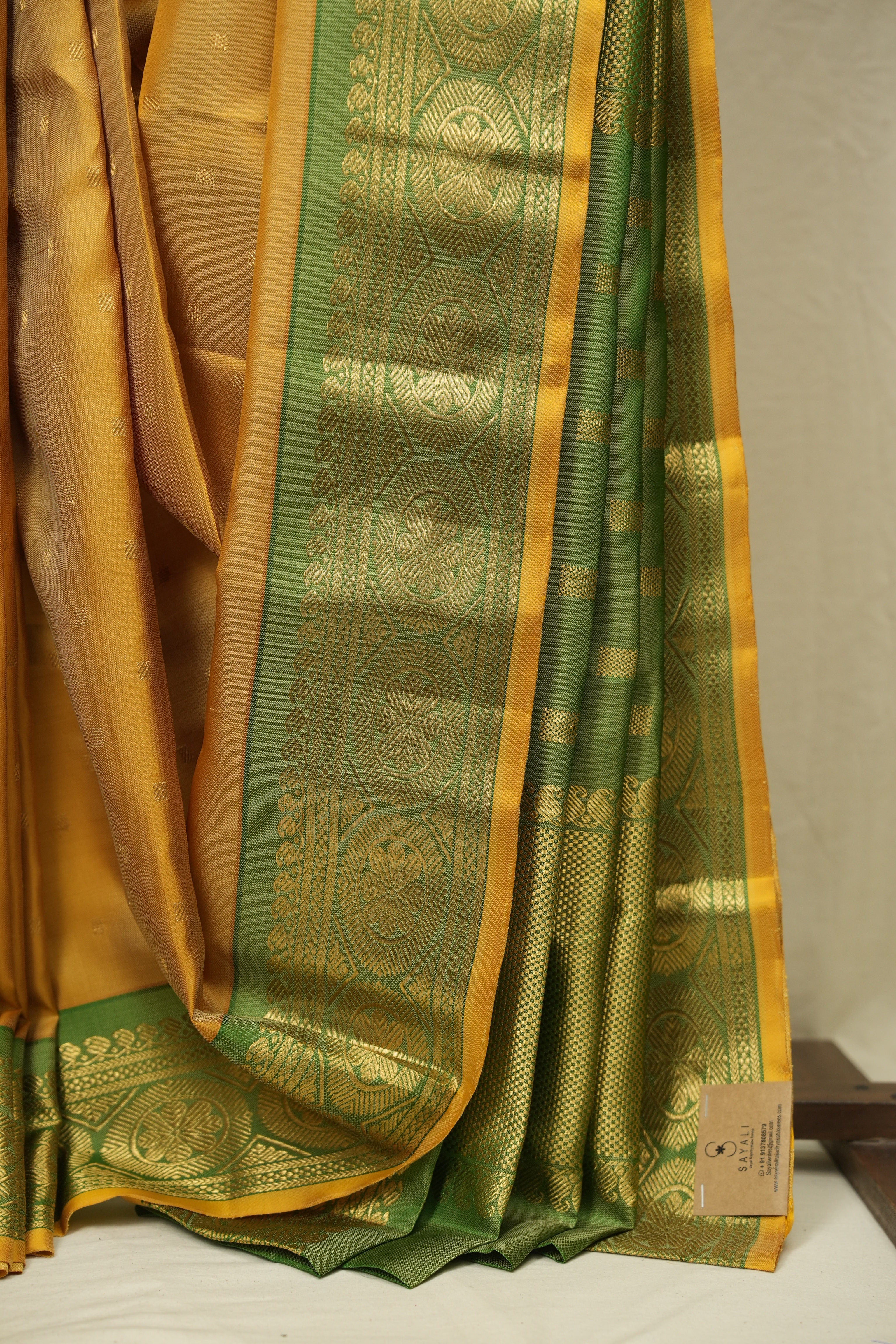 Golden Gadwal Silk Saree - SRGGSS649