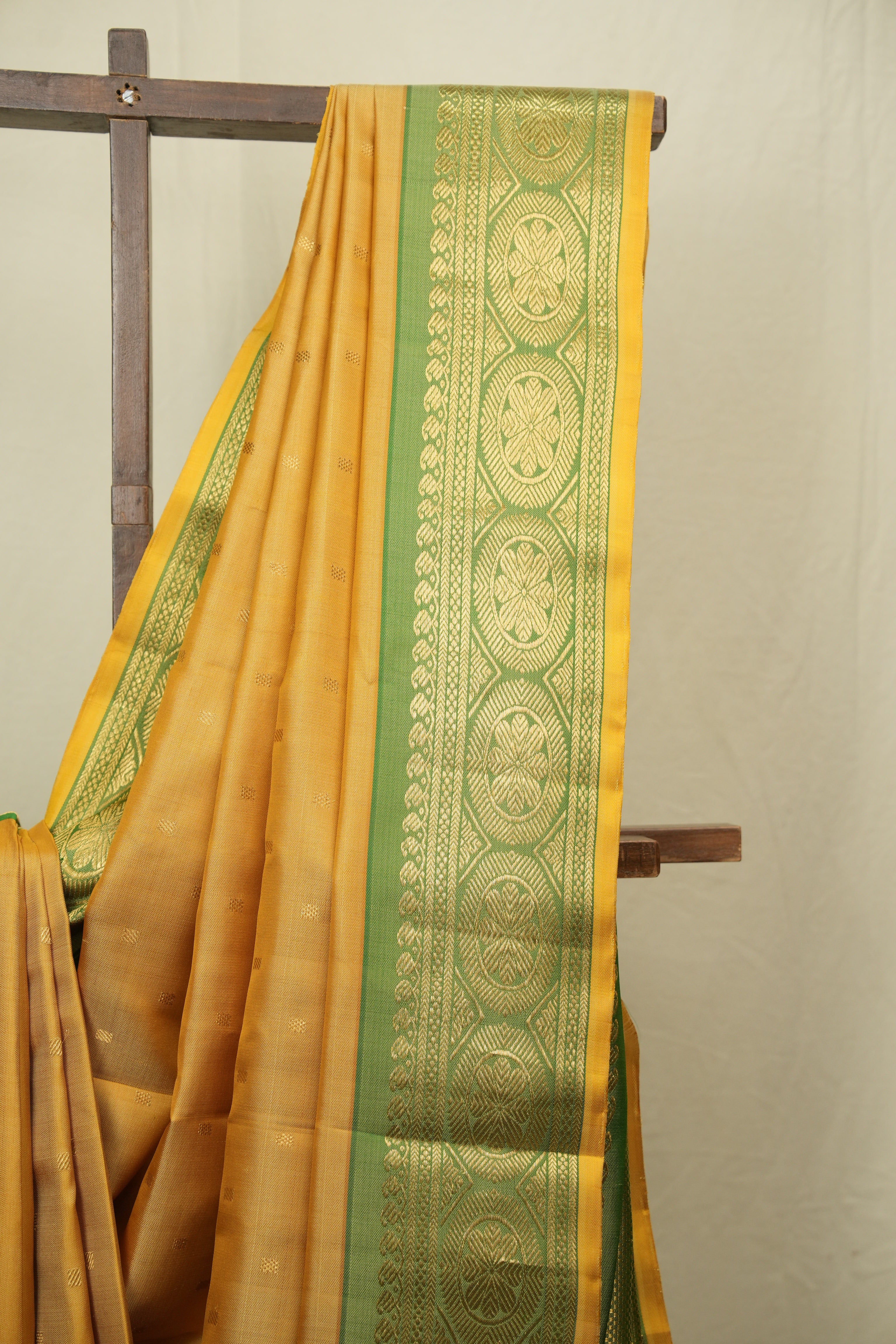 Golden Gadwal Silk Saree - SRGGSS649