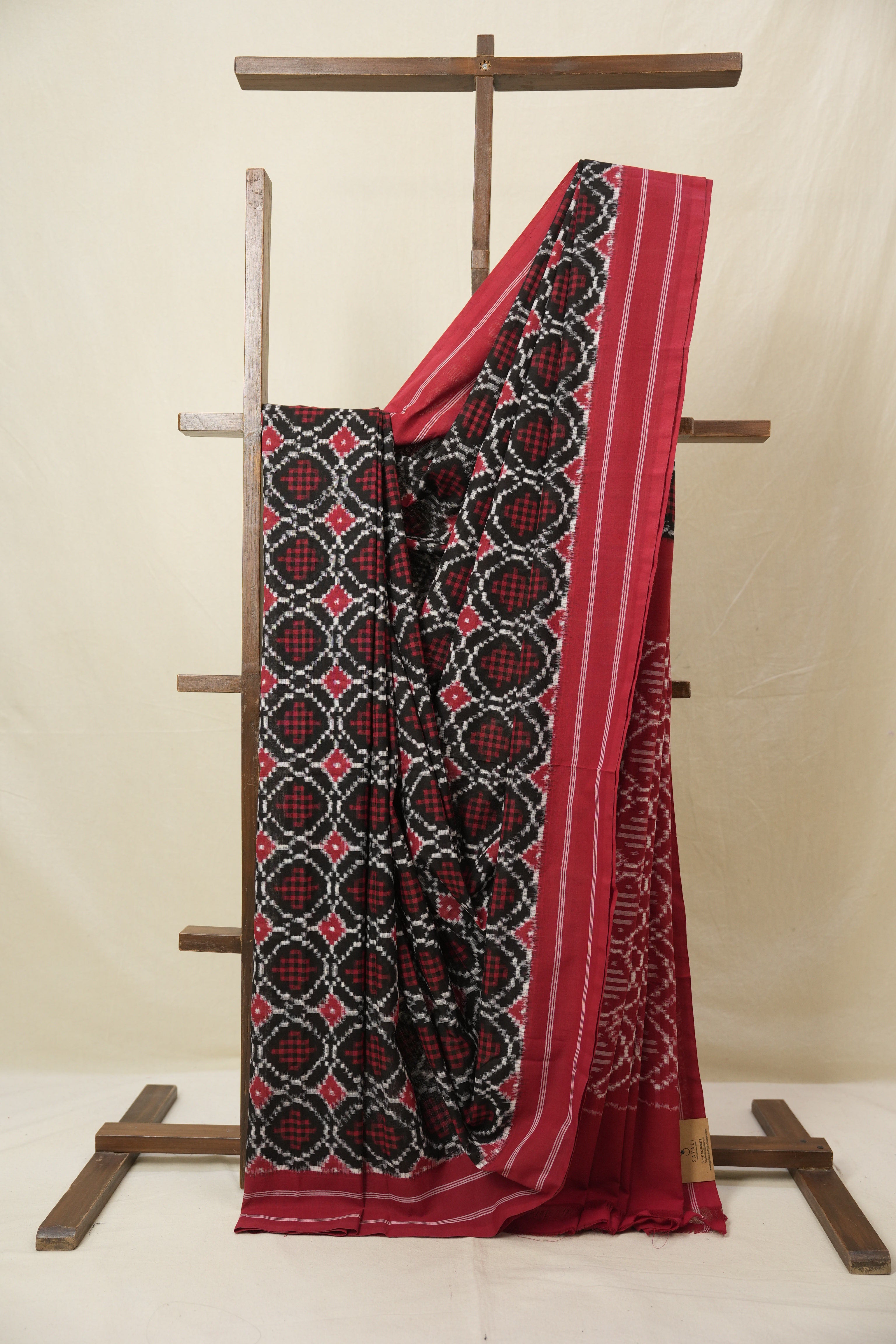 Black Pochampalli Cotton Ikat Saree - SRBPCIS677