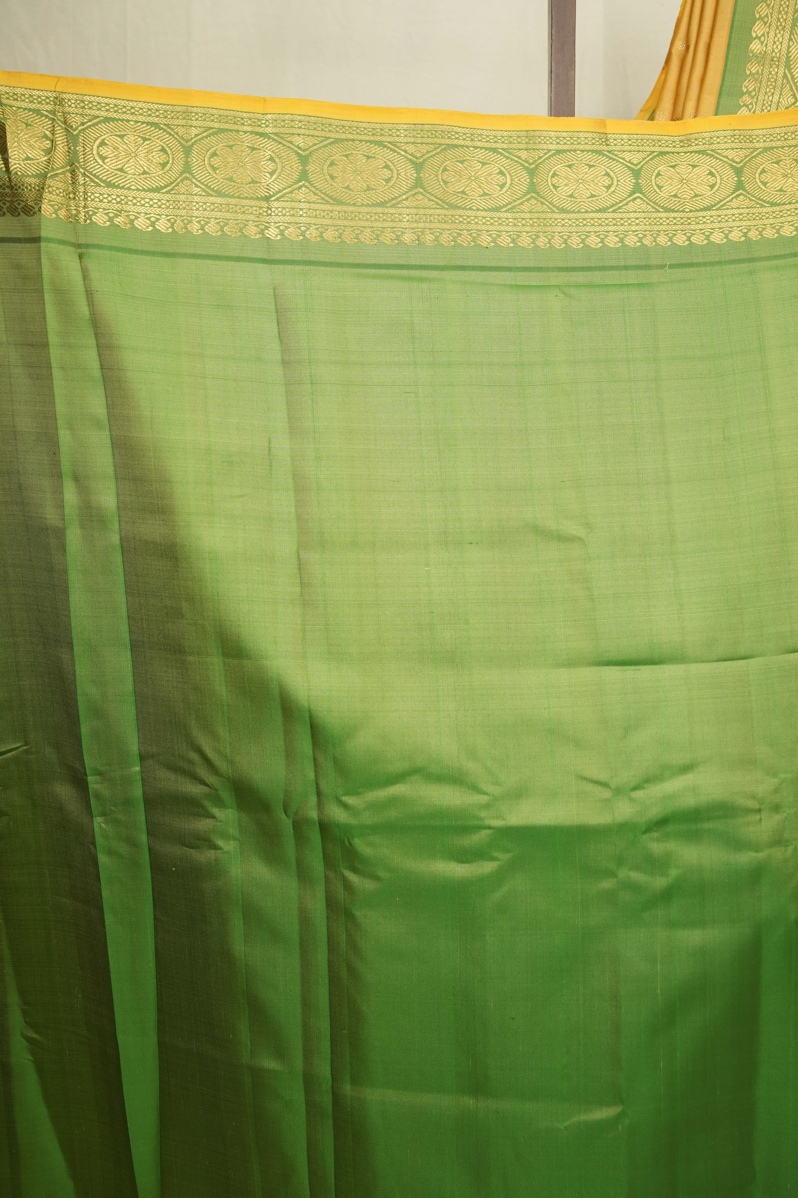 Golden Gadwal Silk Saree - SRGGSS649