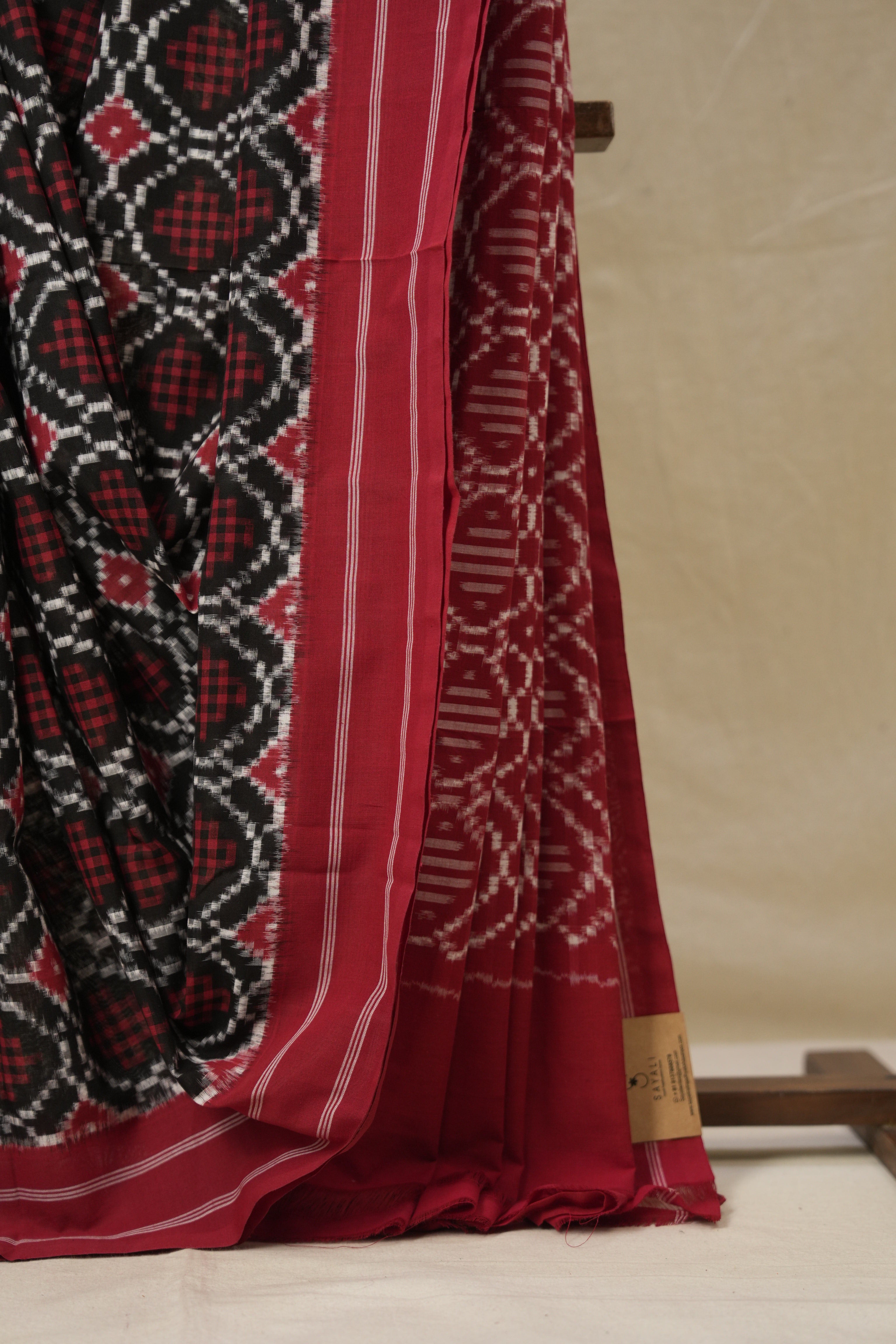 Black Pochampalli Cotton Ikat Saree - SRBPCIS677