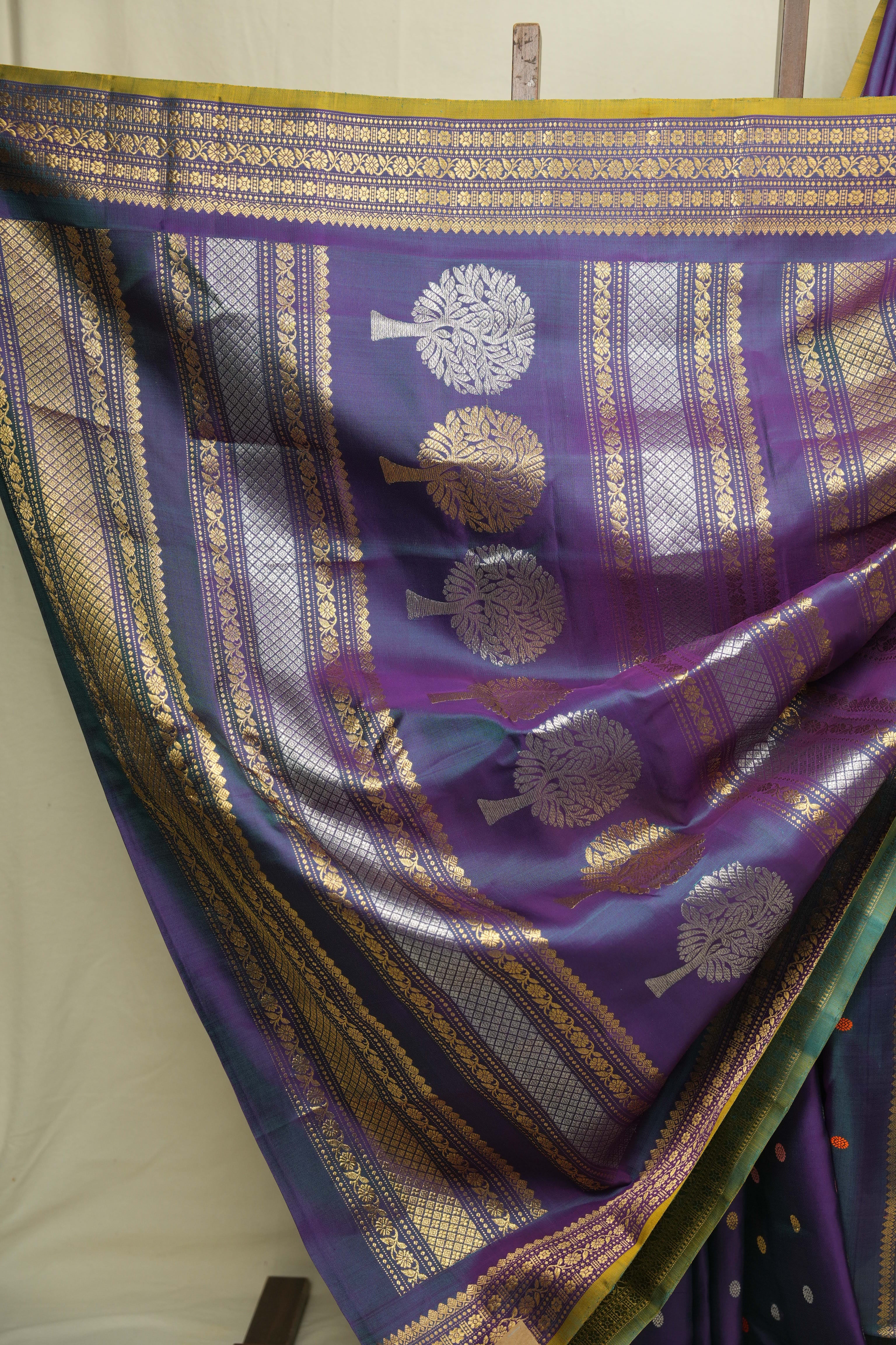 Dual Tone Peacock Green Gadwal Silk Saree - SRDTPGSS655