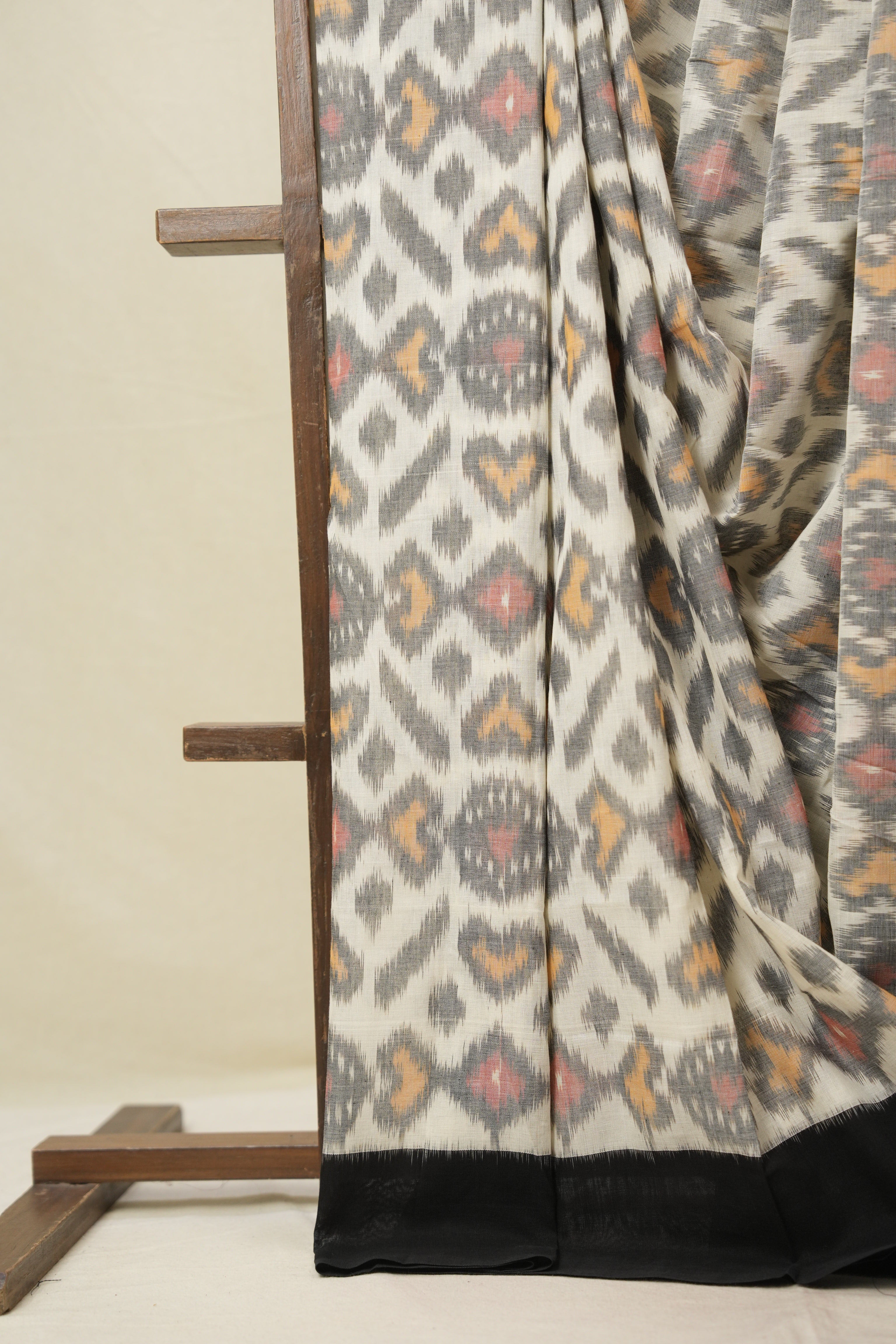 White Pochampalli Cotton Ikat Saree - SRWPCIS676