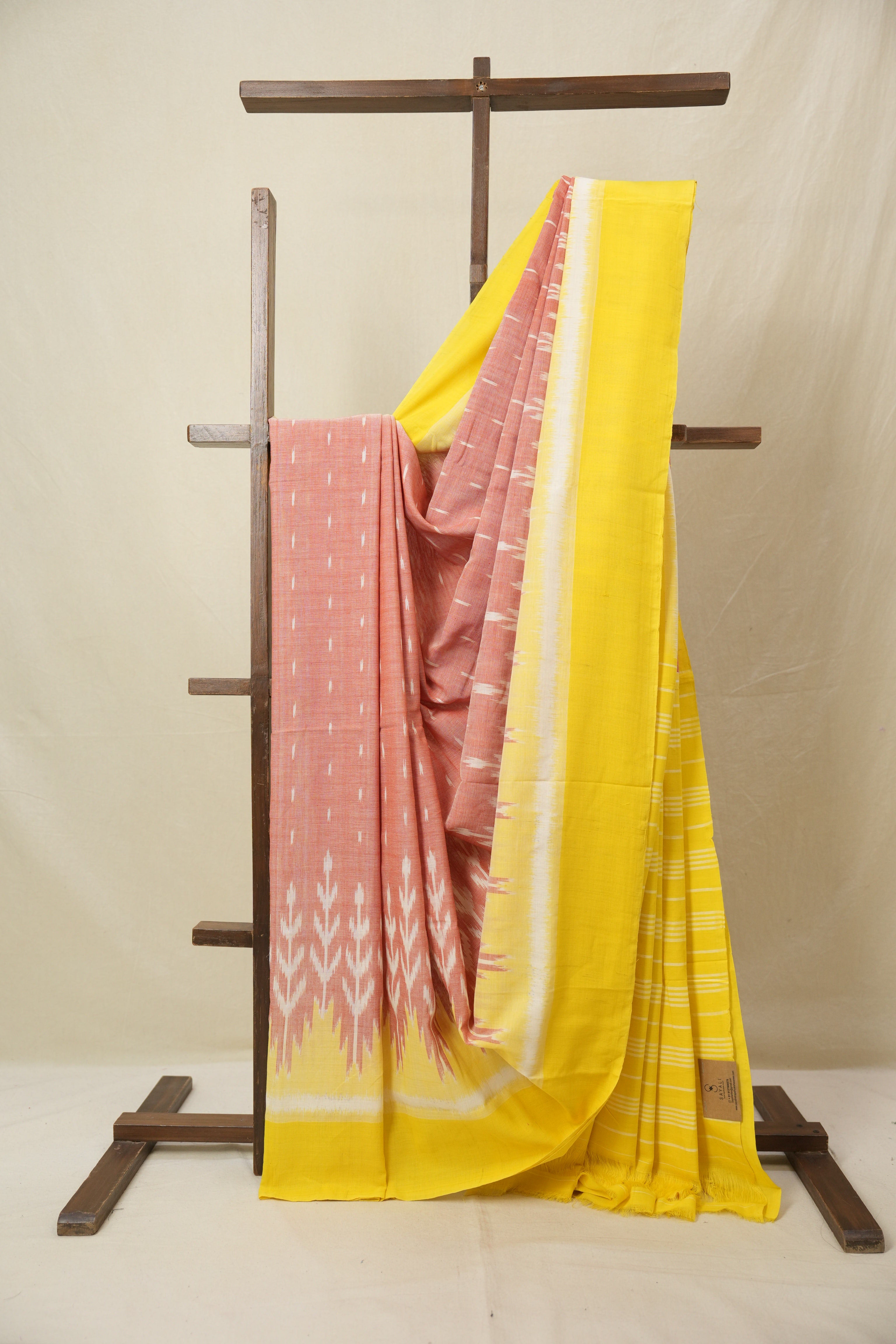 Pestle Red Pochampalli Cotton Ikat Saree - SRPRPCIS678