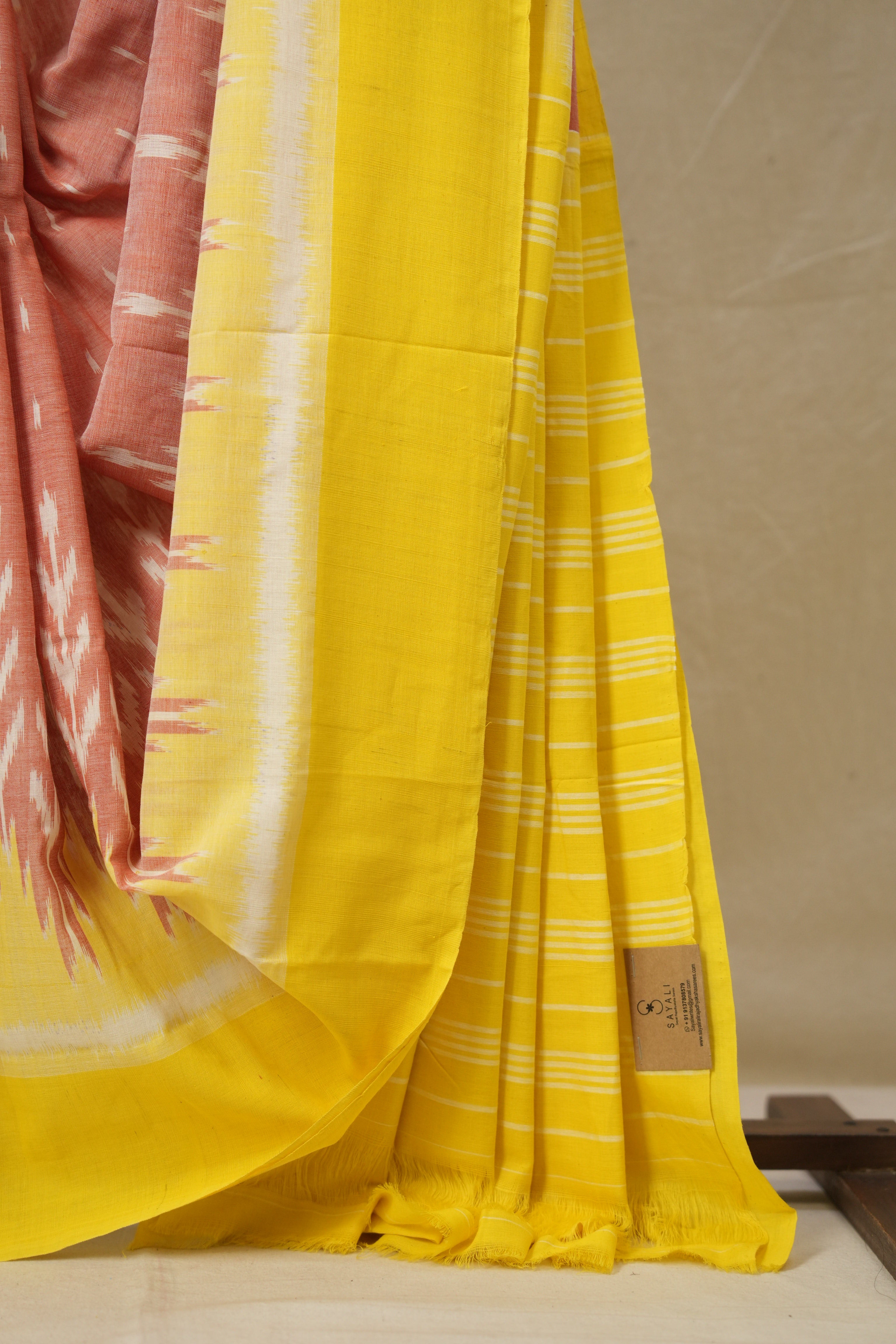 Pestle Red Pochampalli Cotton Ikat Saree - SRPRPCIS678