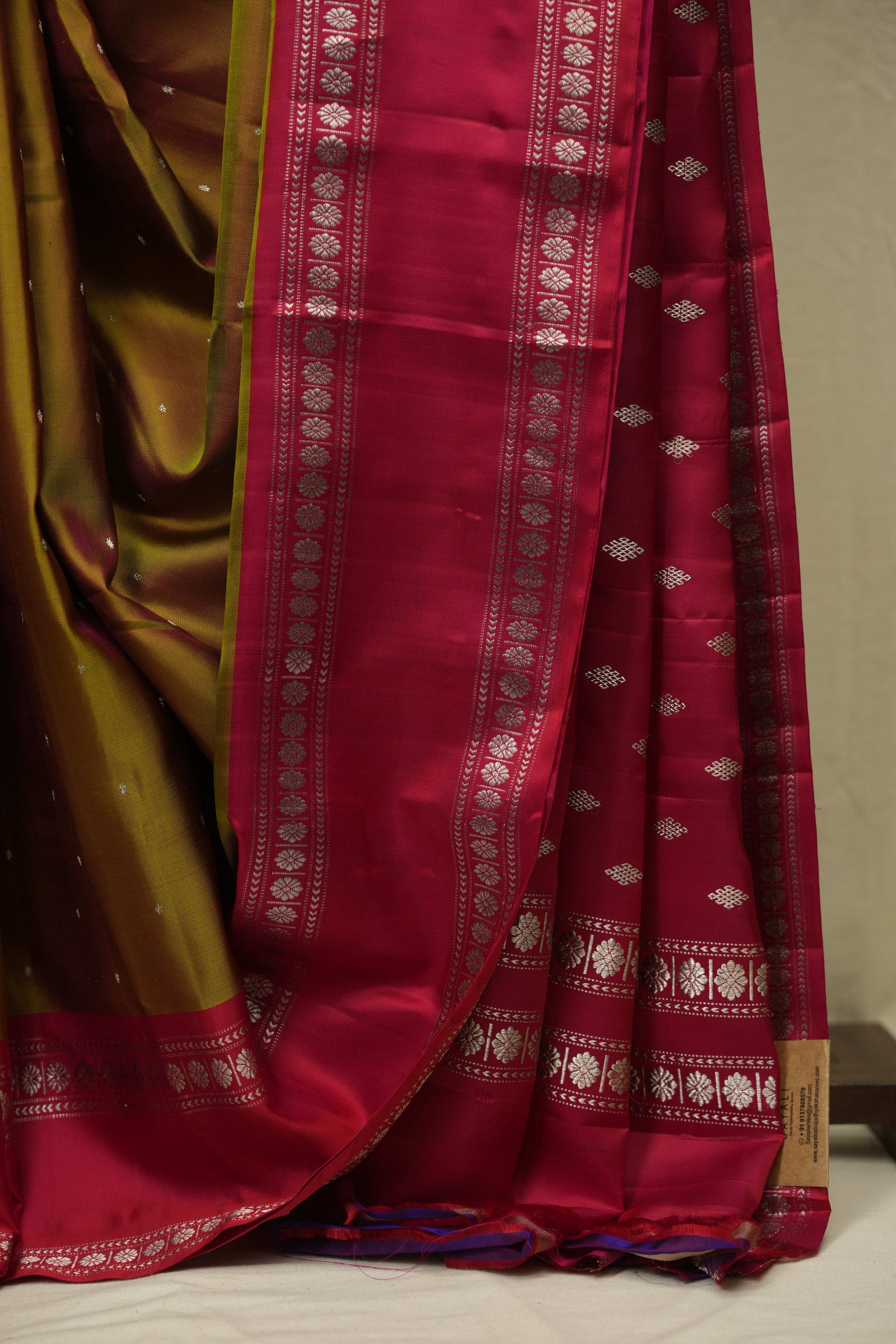 Mehendi Gadwal Silk Saree - SRMGSS651