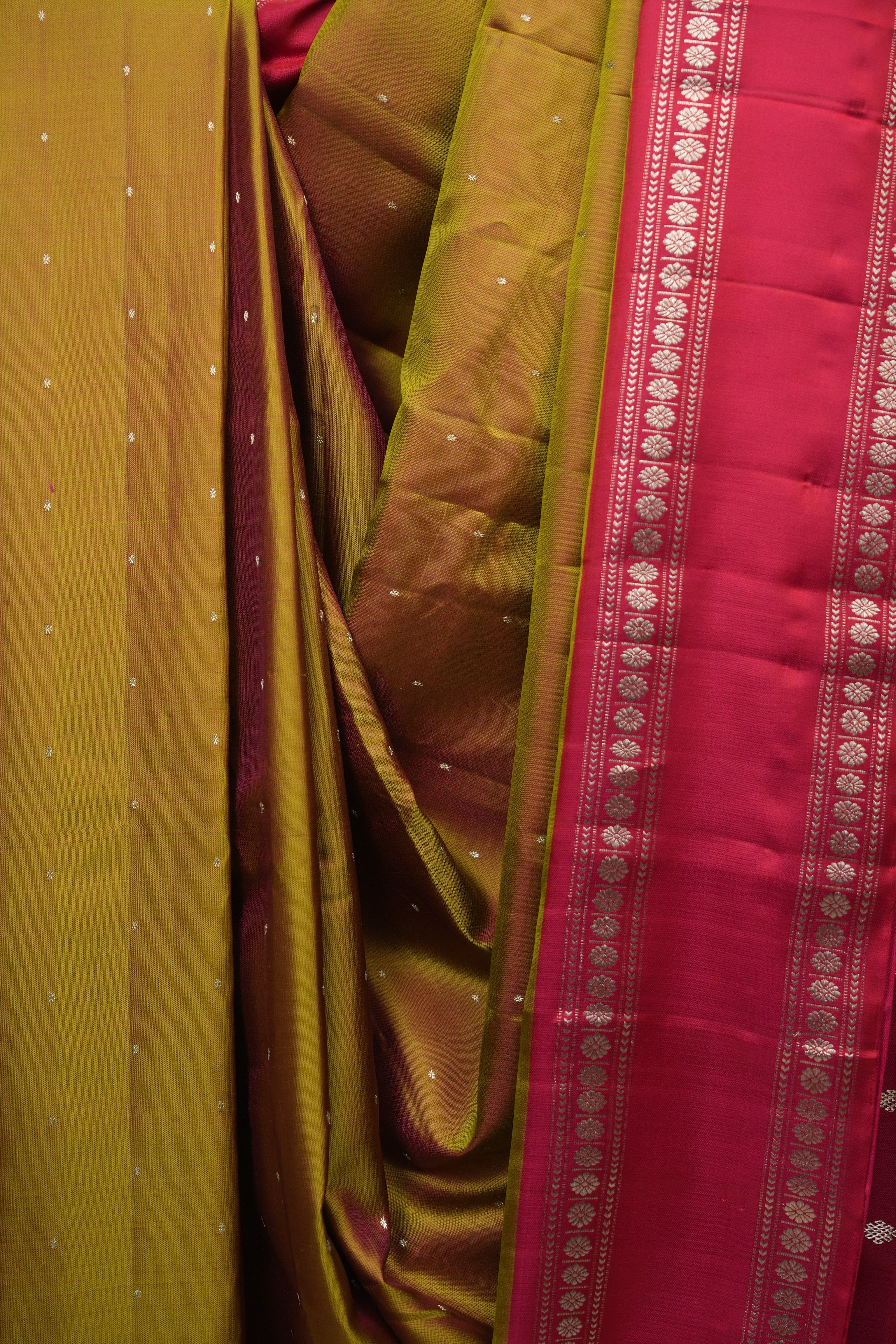 Mehendi Gadwal Silk Saree - SRMGSS651