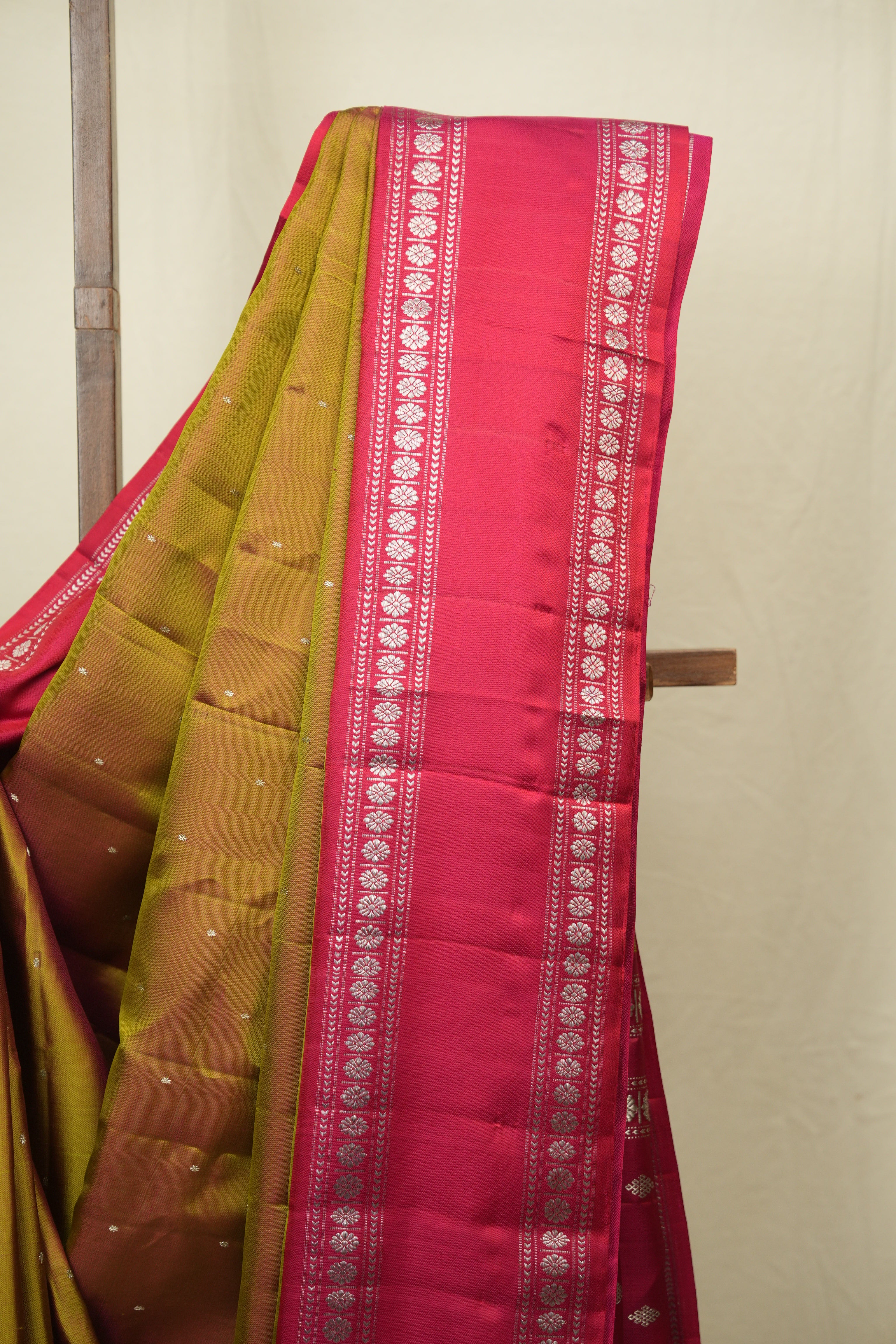 Mehendi Gadwal Silk Saree - SRMGSS651