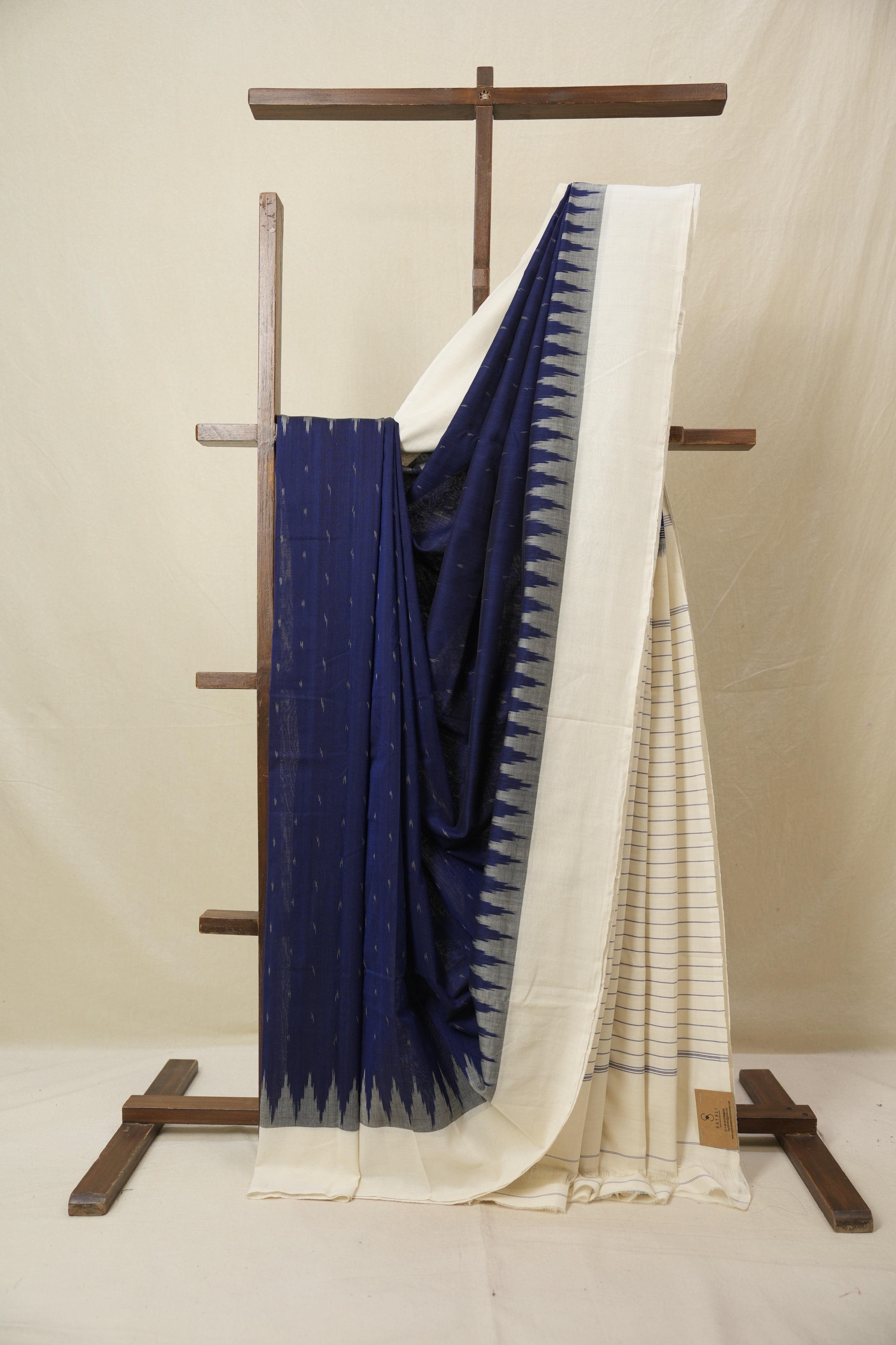 Nevy Blue Pochampalli Cotton Ikat Saree - SRNBPCIS679