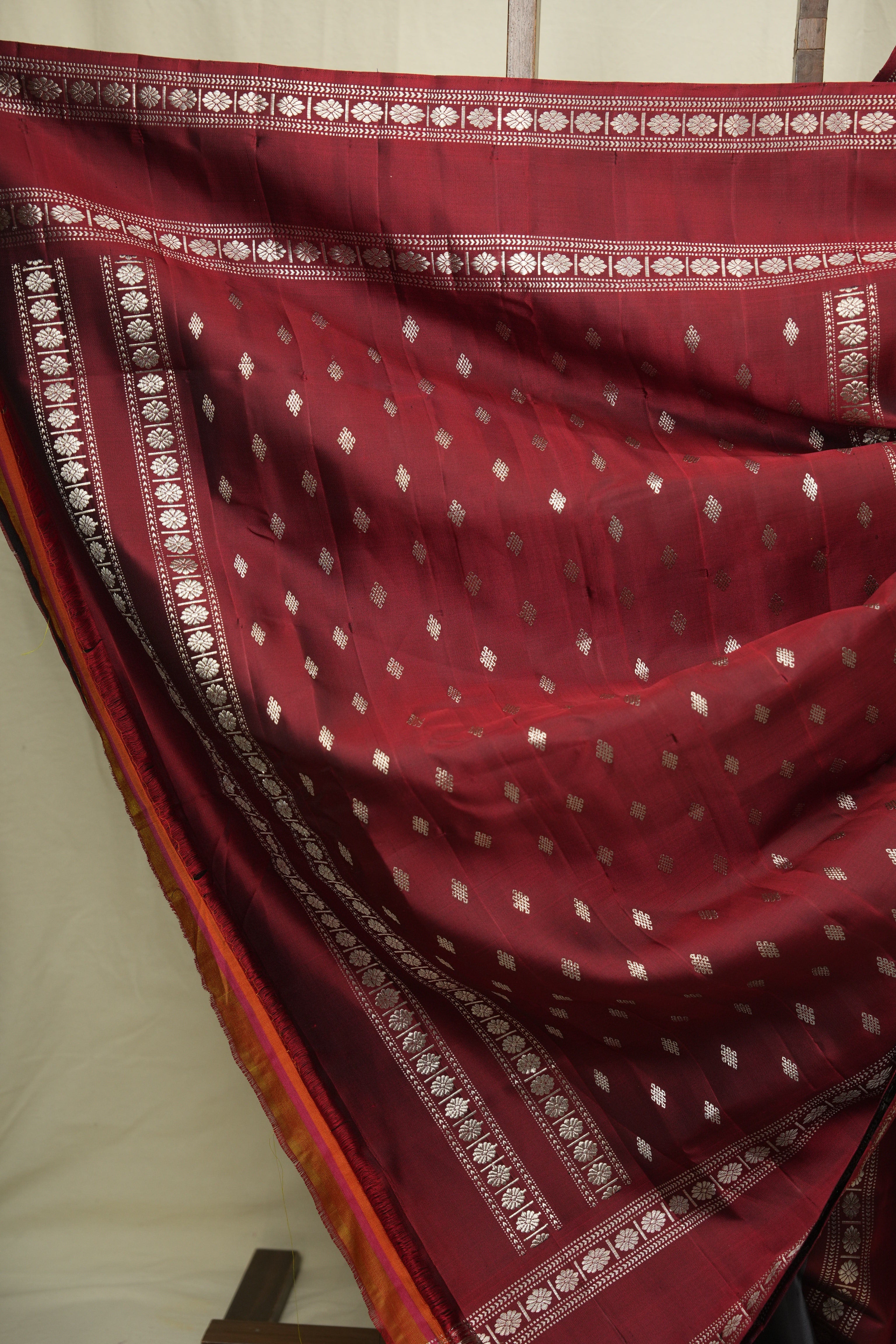 Grey Gadwal Silk Saree - SRGGSS648