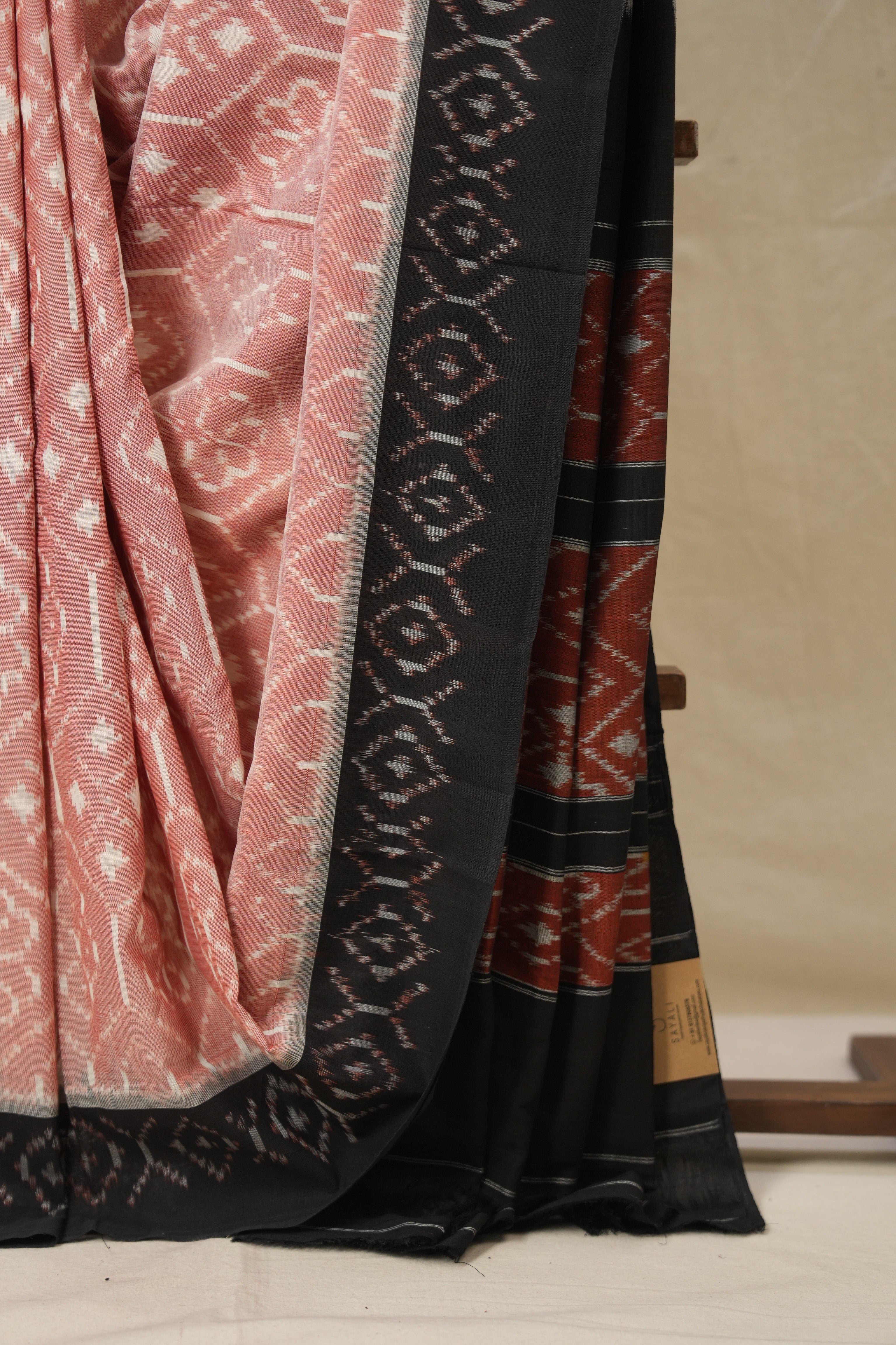 Pestle Red Pochampalli Cotton Ikat Saree - SRPRPCIS675