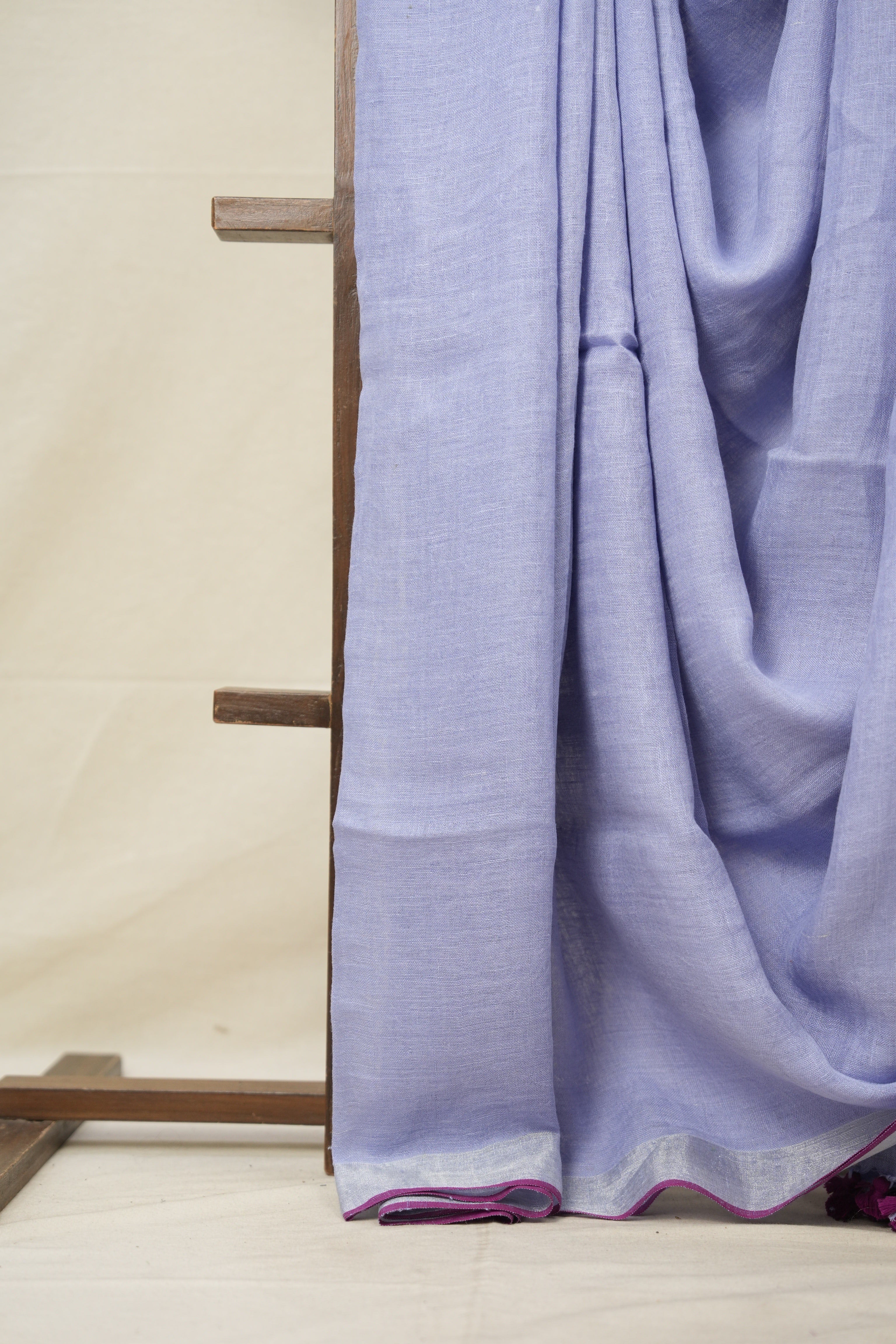 Lilac Plain Linen Saree With Magenta Tassels - SRLPLS339