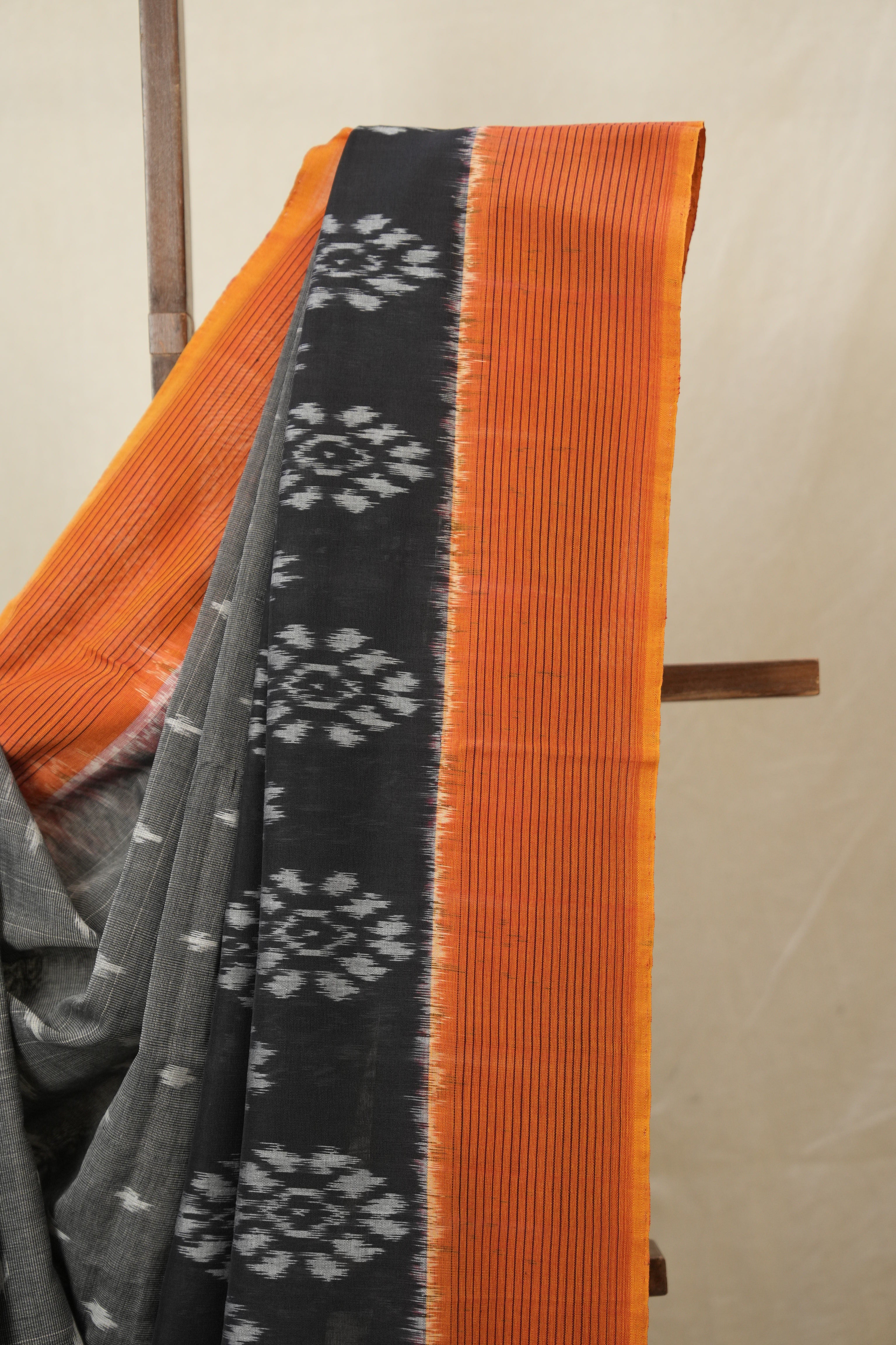 Gray Pochampalli Cotton Ikat Saree - SRGPCIS702