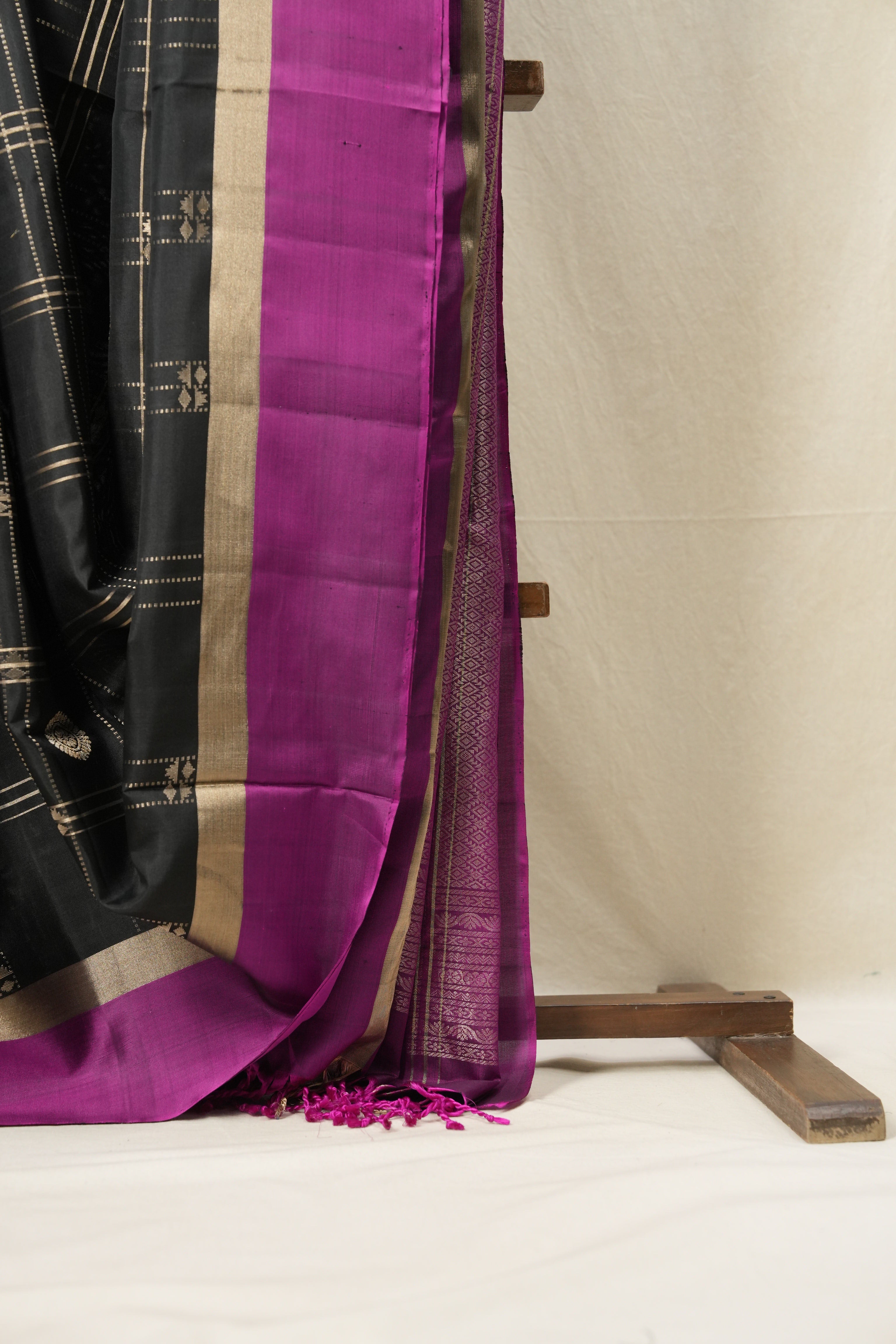 Black Soft Silk Saree - SRBSSS399