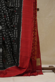 Black Pochampalli Cotton Ikat Saree - SRBPCIS704