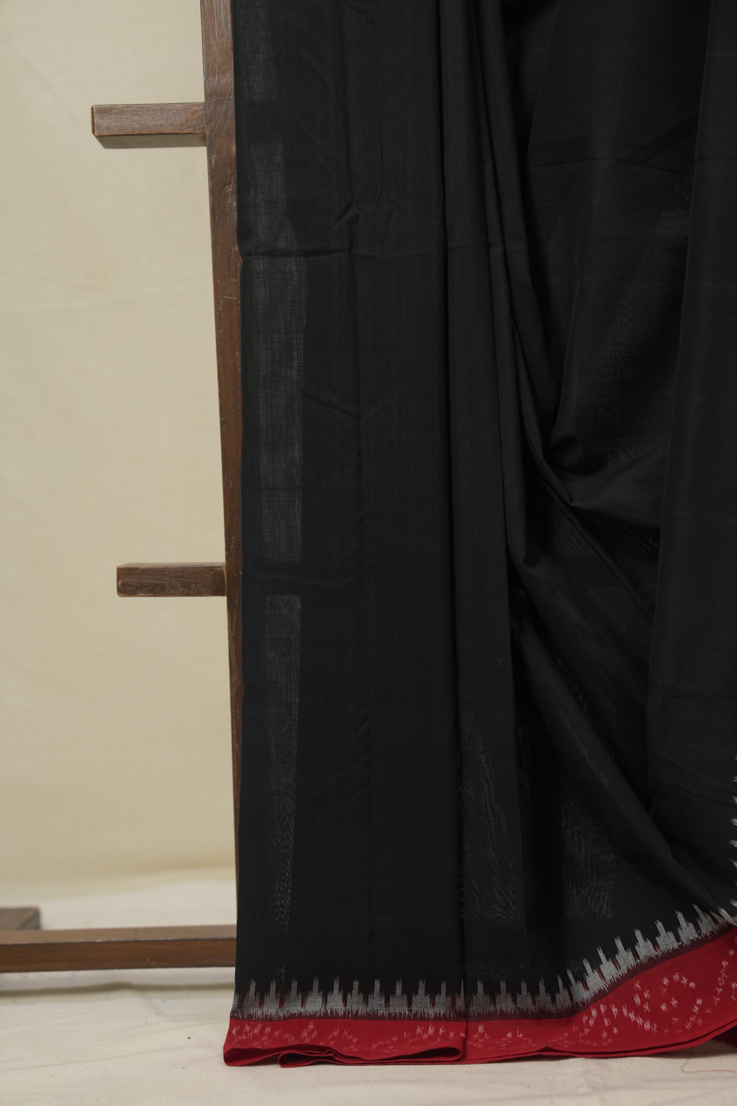 Black Pochampalli Cotton Ikat Saree - SRBPCIS722