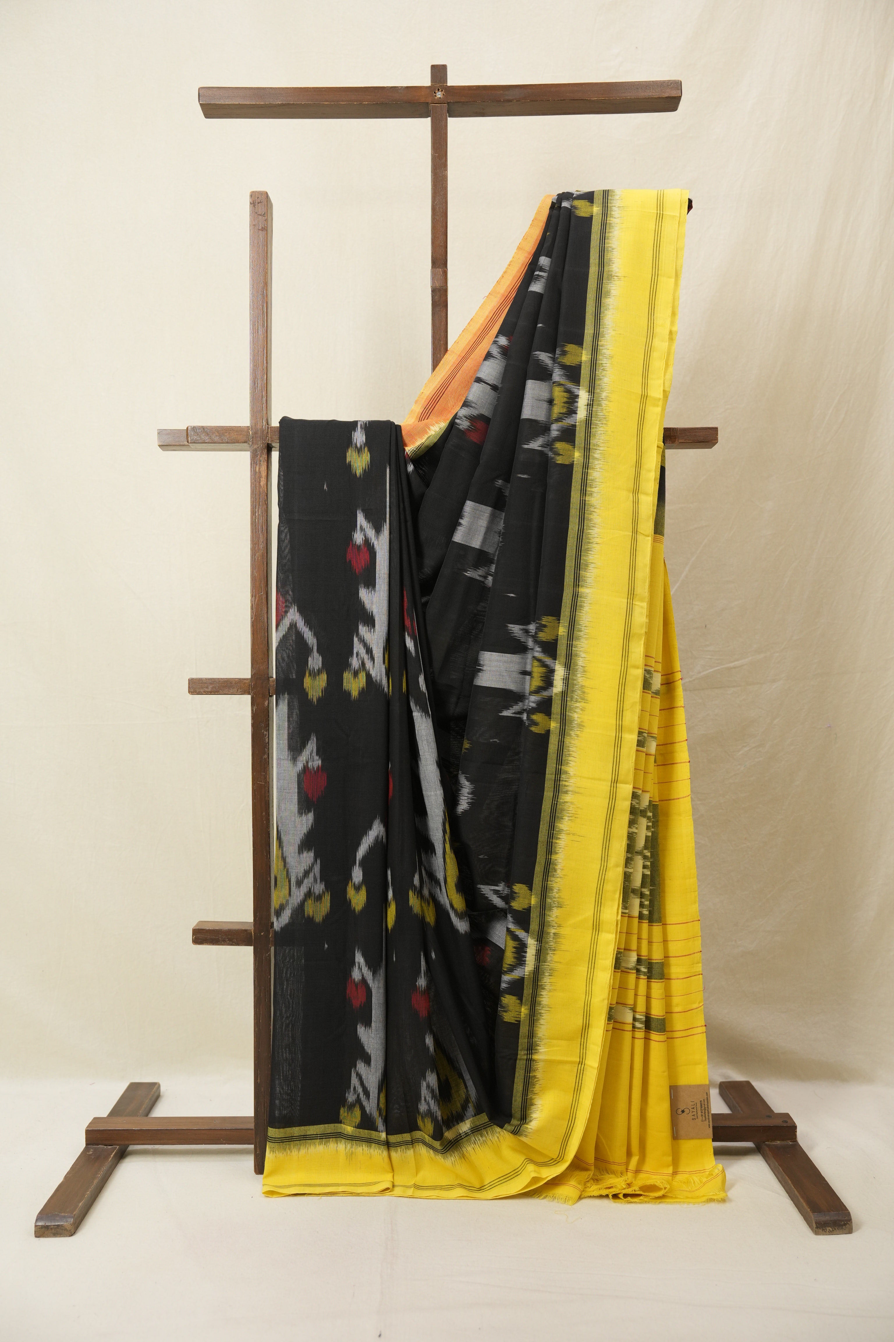 Black Pochampalli Cotton Ikat Saree - SRBPCIS691