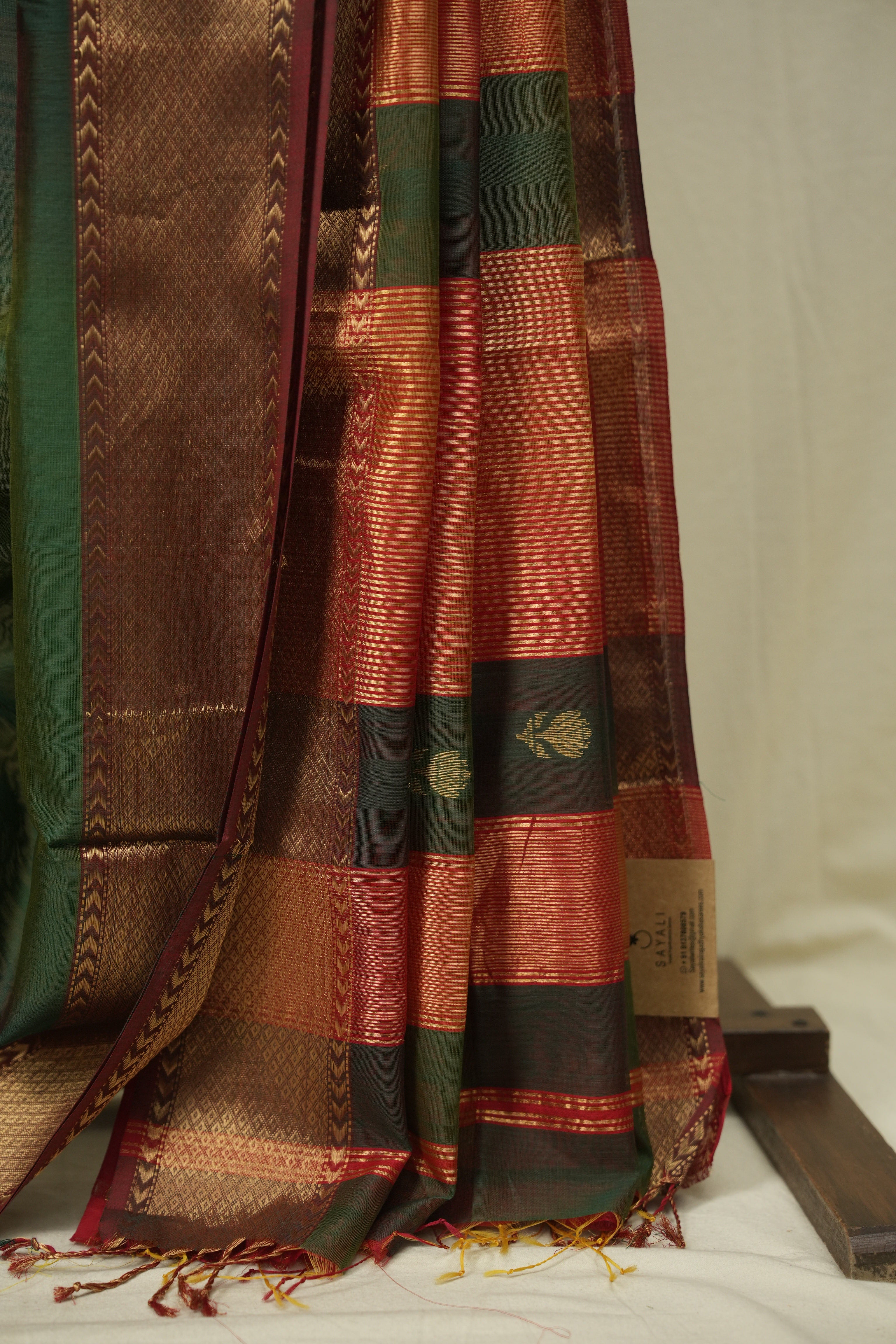 Dual Tone Green Maheshwari Saree - SRDTGMS1233