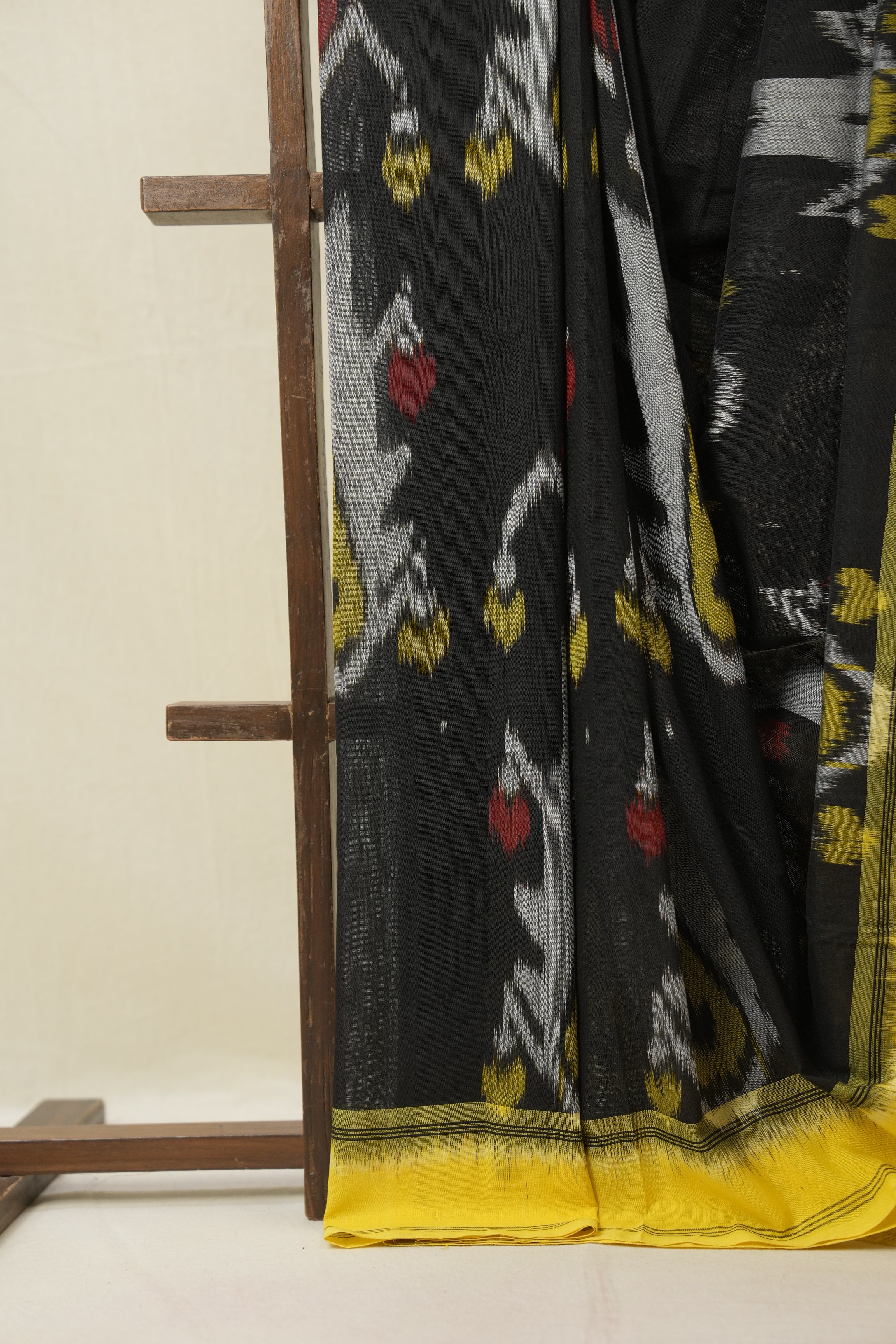 Black Pochampalli Cotton Ikat Saree - SRBPCIS691