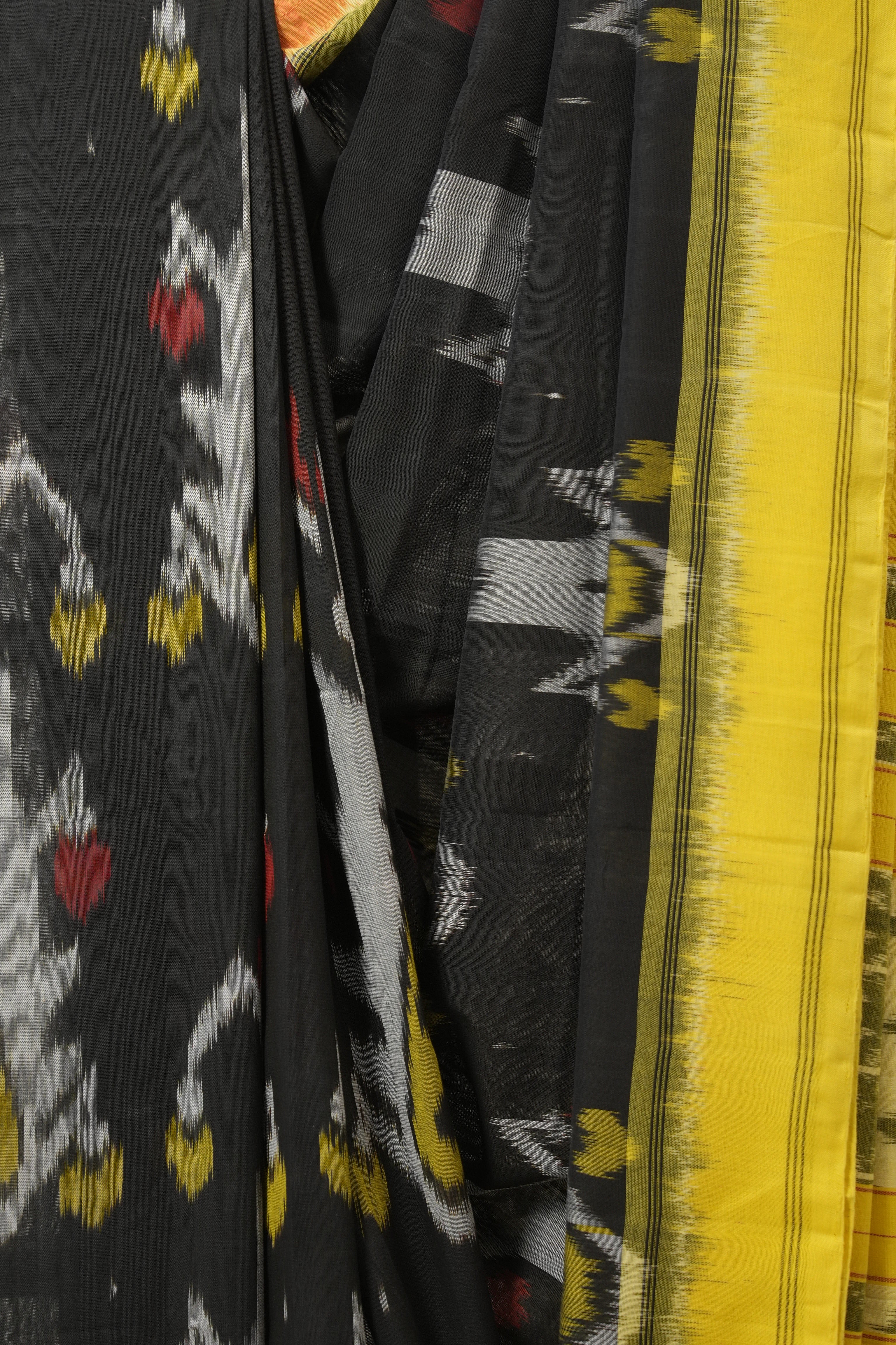 Black Pochampalli Cotton Ikat Saree - SRBPCIS691