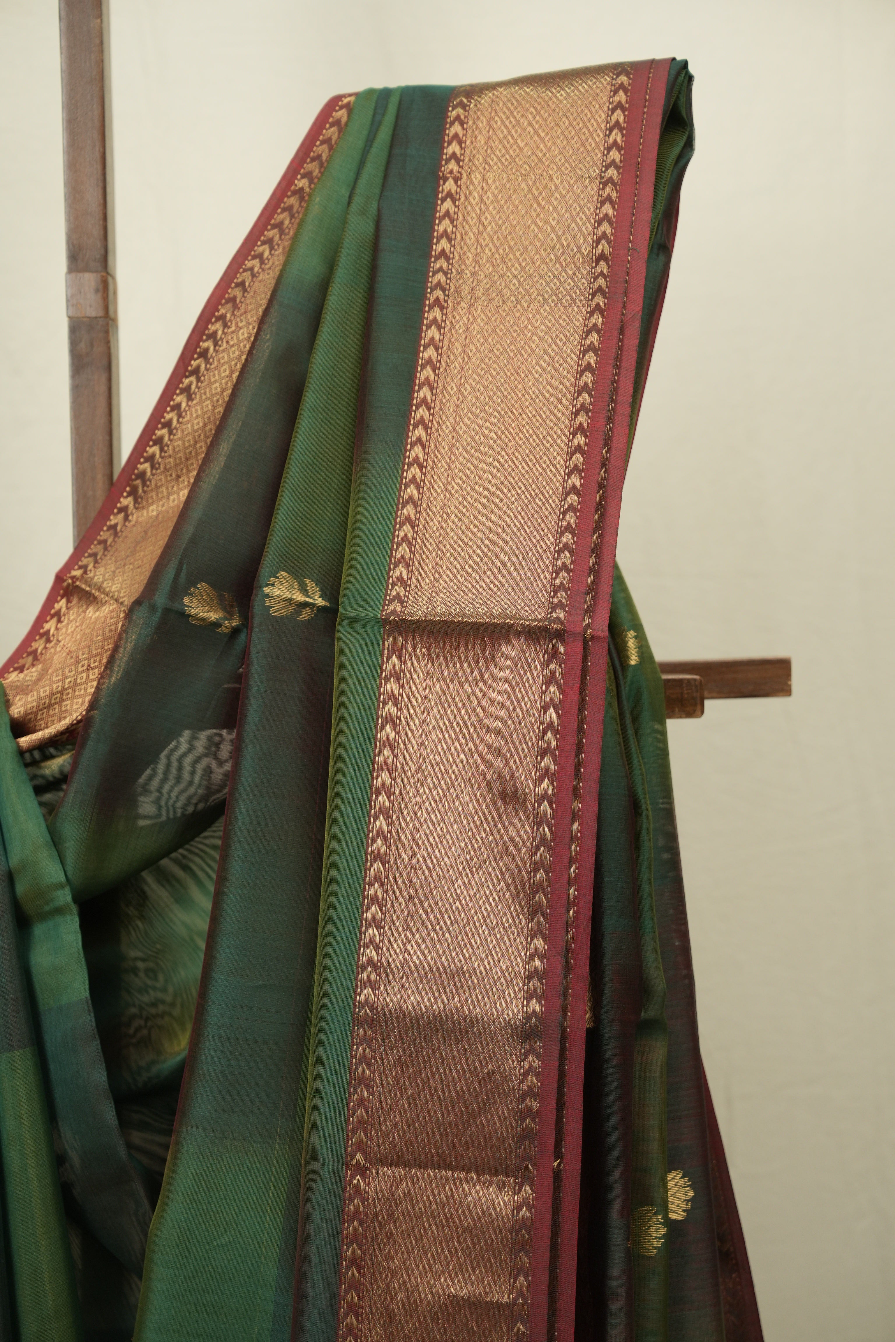 Dual Tone Green Maheshwari Saree - SRDTGMS1233