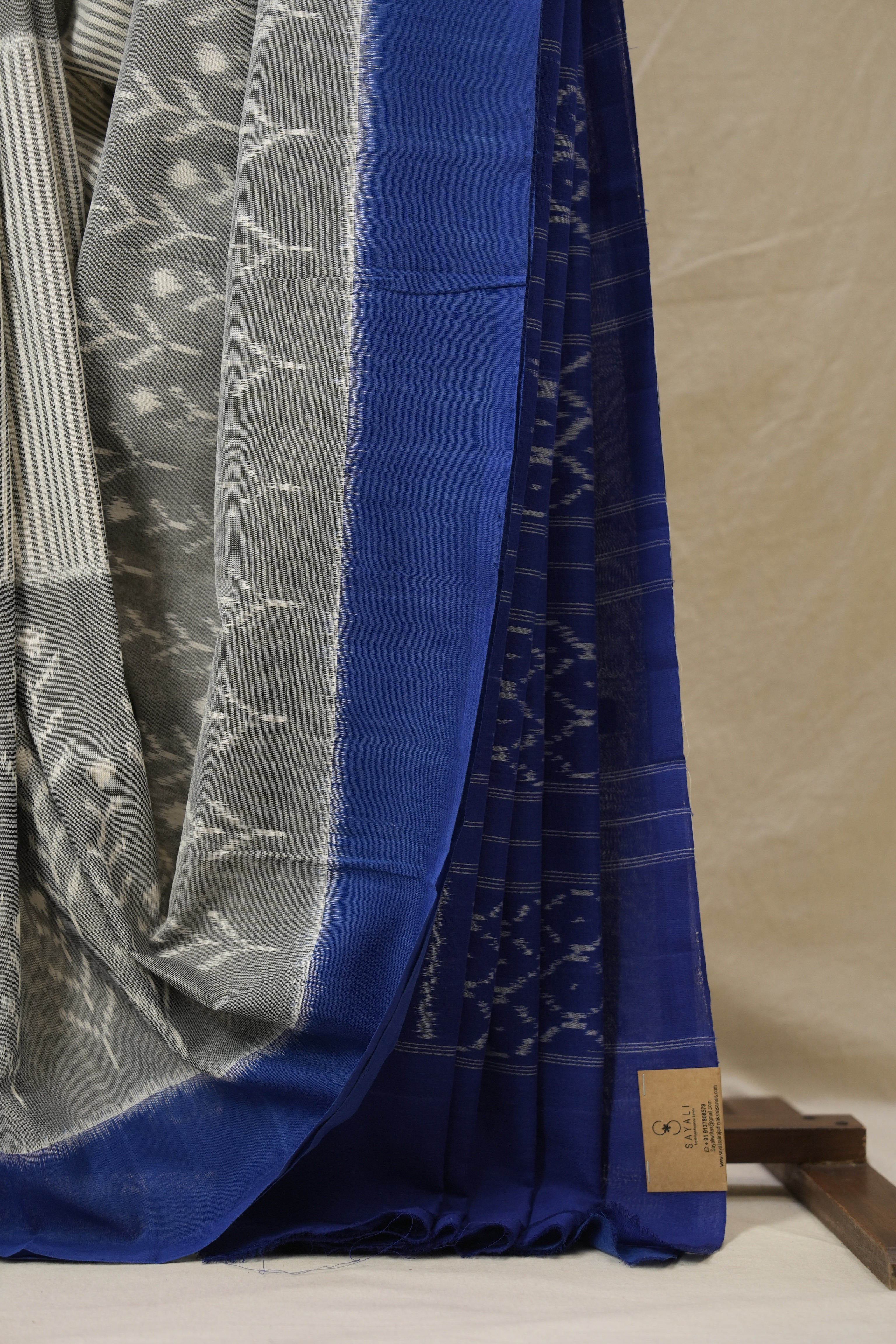 Grey Pochampalli Cotton Ikat Saree - SRWPCIS689