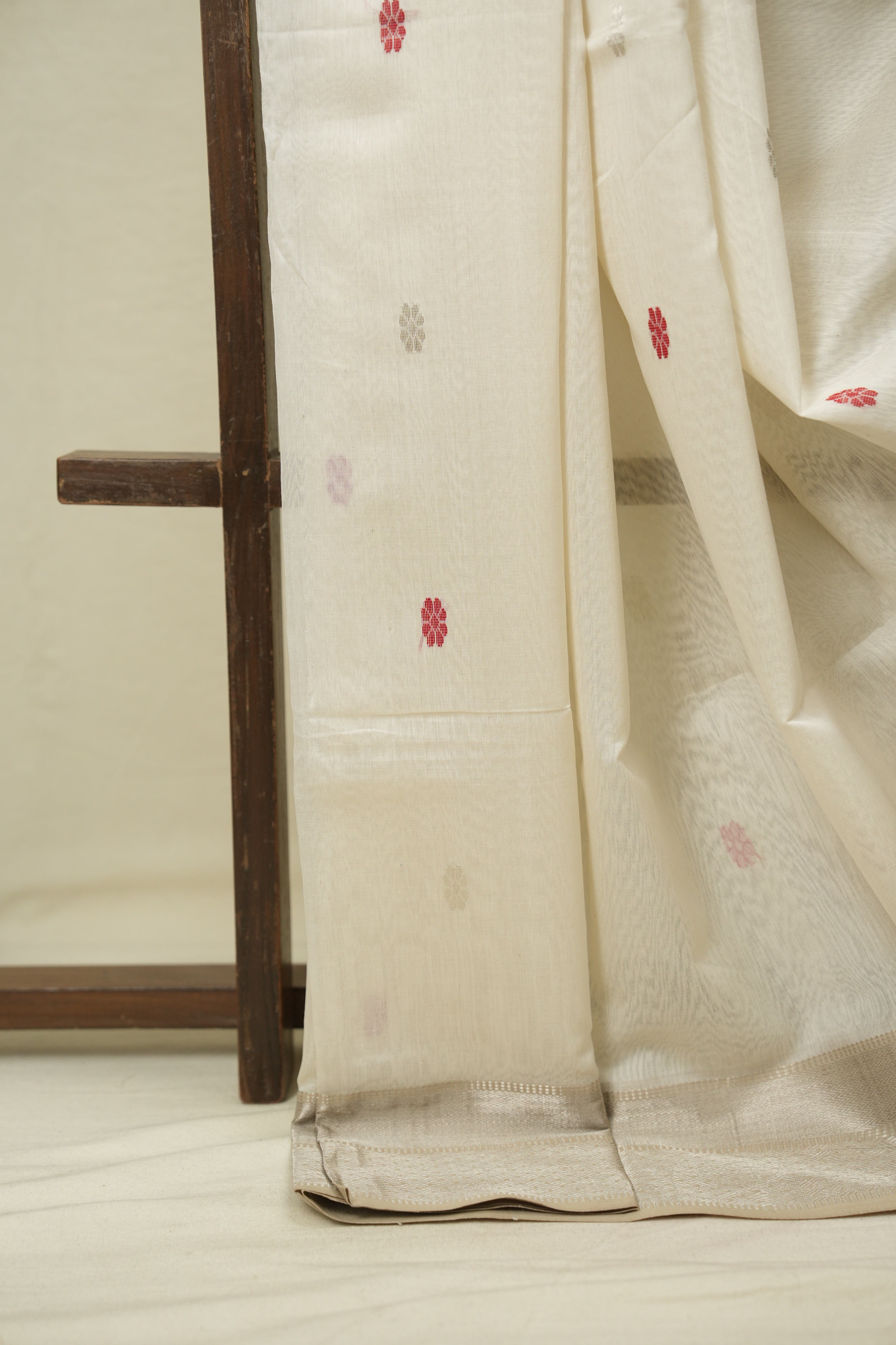 White Maheshwari Saree - SRWMS1184