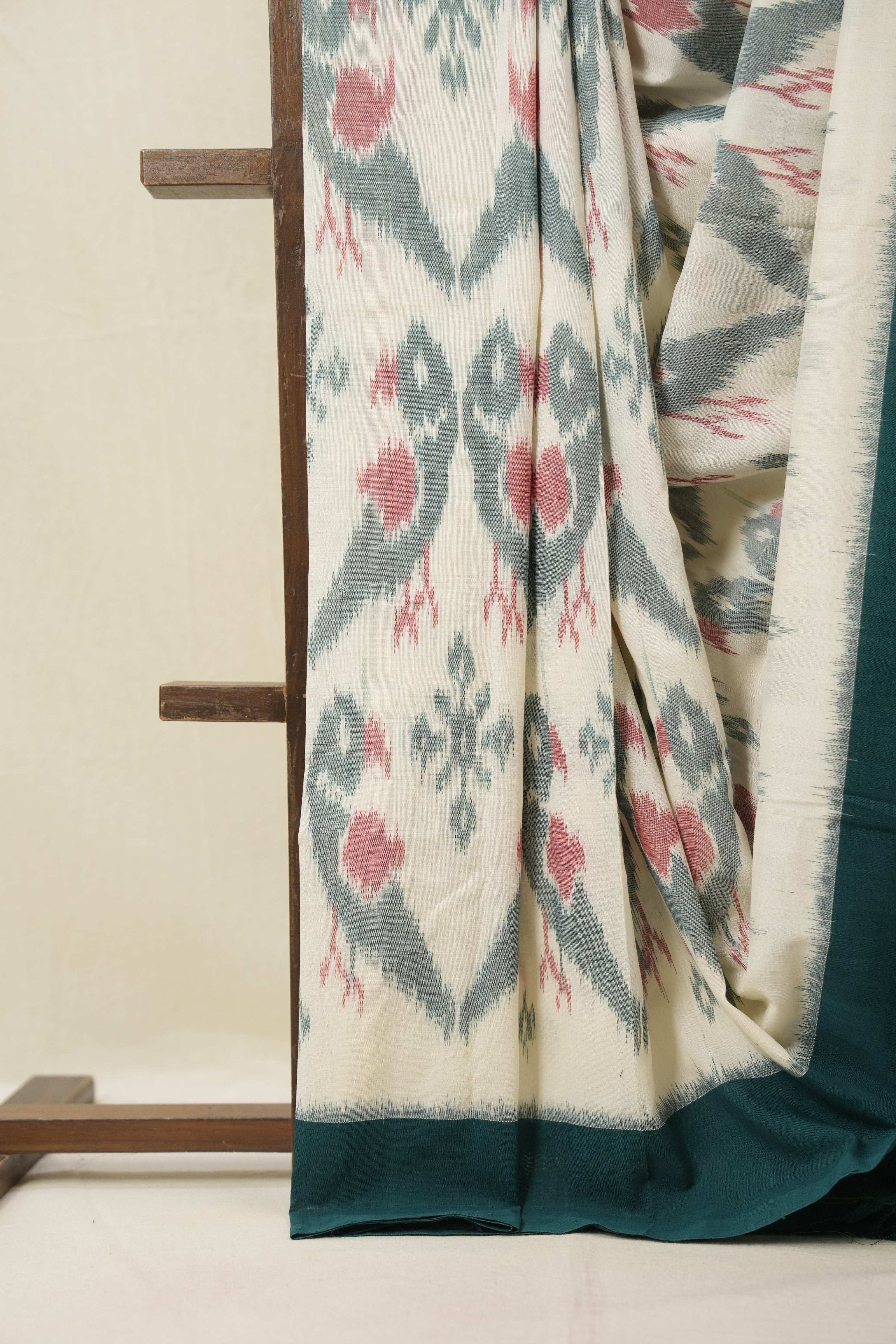 White Pochampalli Cotton Ikat Saree - SRWPCIS688