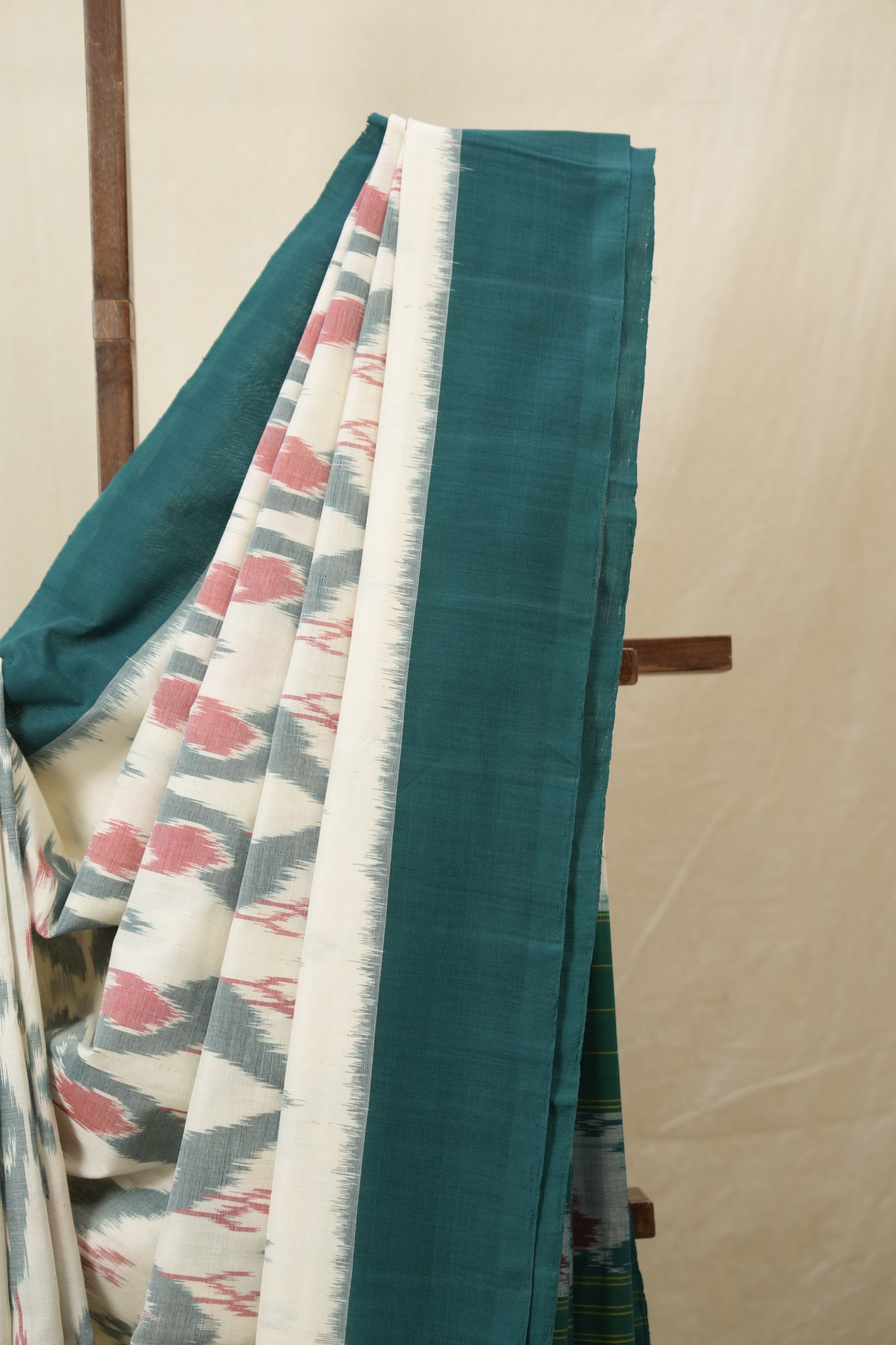 White Pochampalli Cotton Ikat Saree - SRWPCIS688