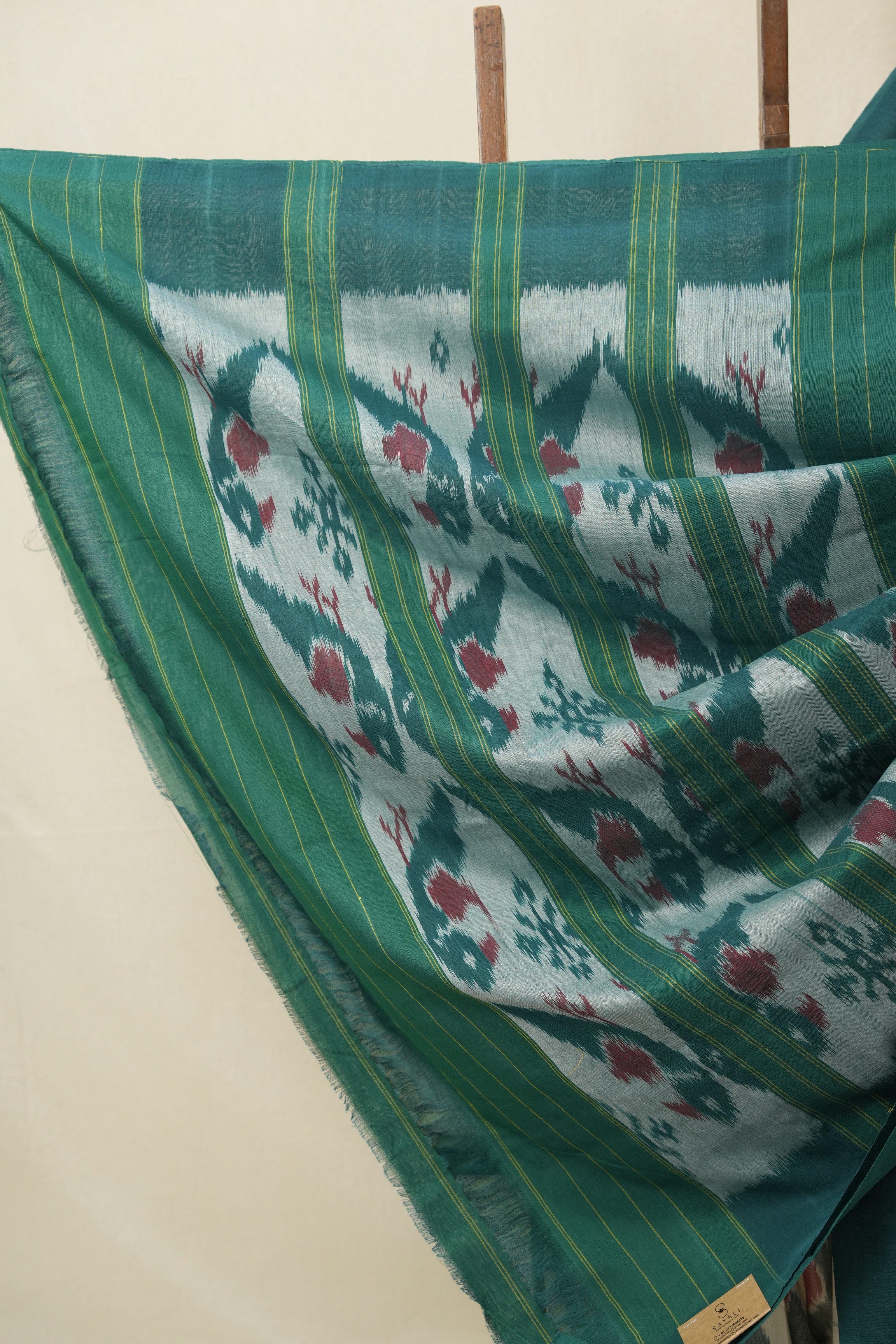 White Pochampalli Cotton Ikat Saree - SRWPCIS688