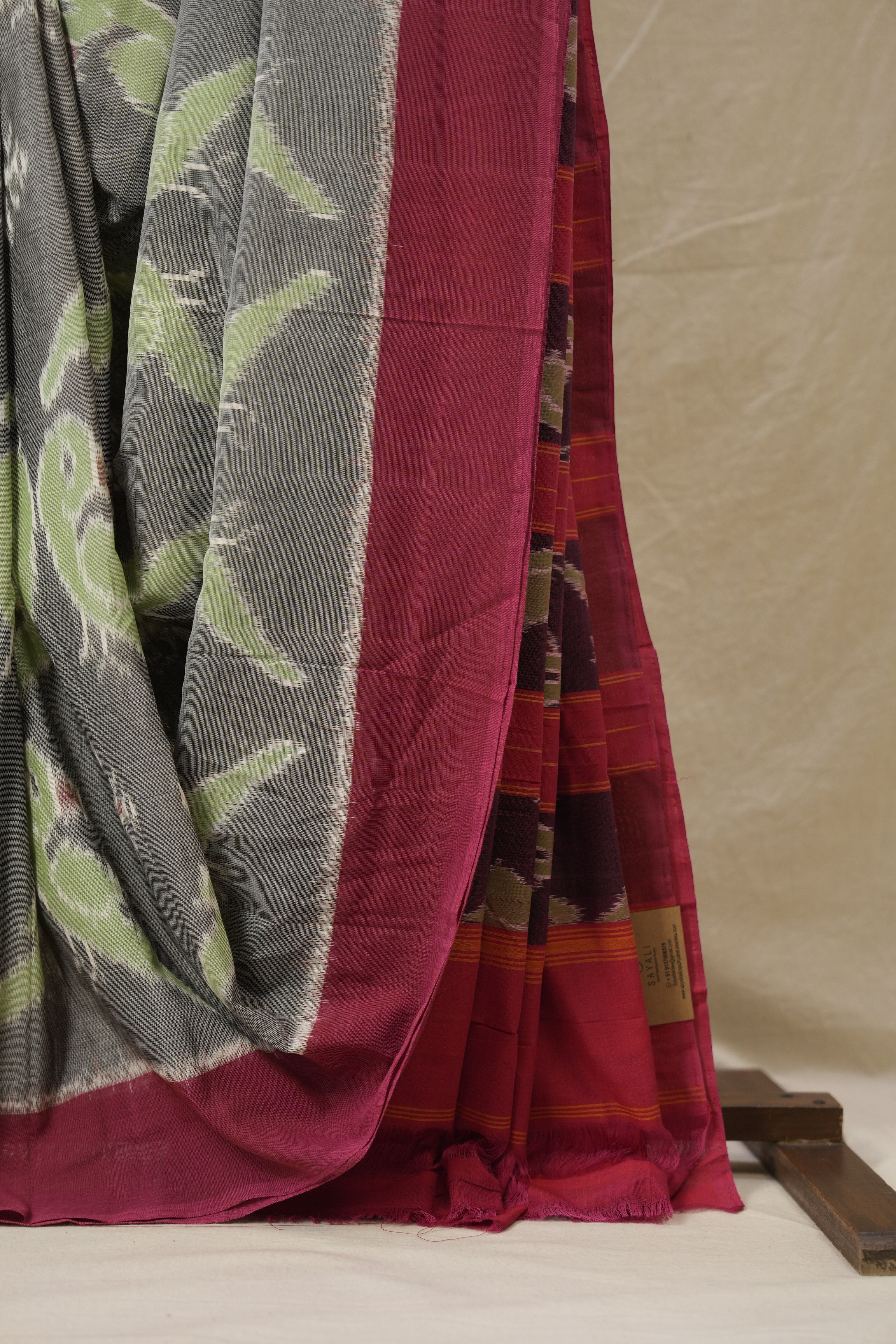 Grey Pochampalli Cotton Ikat Saree - SRGPCIS686